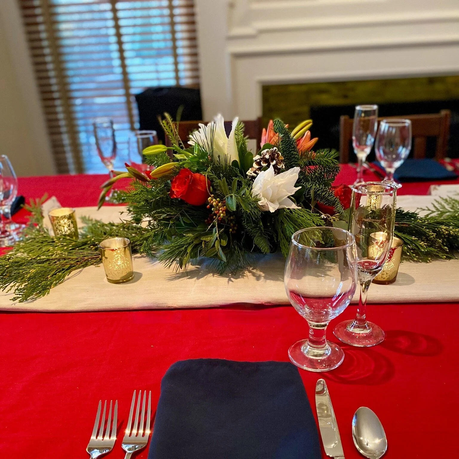 Holiday Arrangement Pre-order Available Online.
Large: $150 +tax&delivery
Regular: $75 +tax&delivery
“We deliver Smiles, Joy and Happiness.”
www.Seiji-Ltd.net
#smiles #joy #happiness #floraldesign #flowershop #flowers #sharinglove