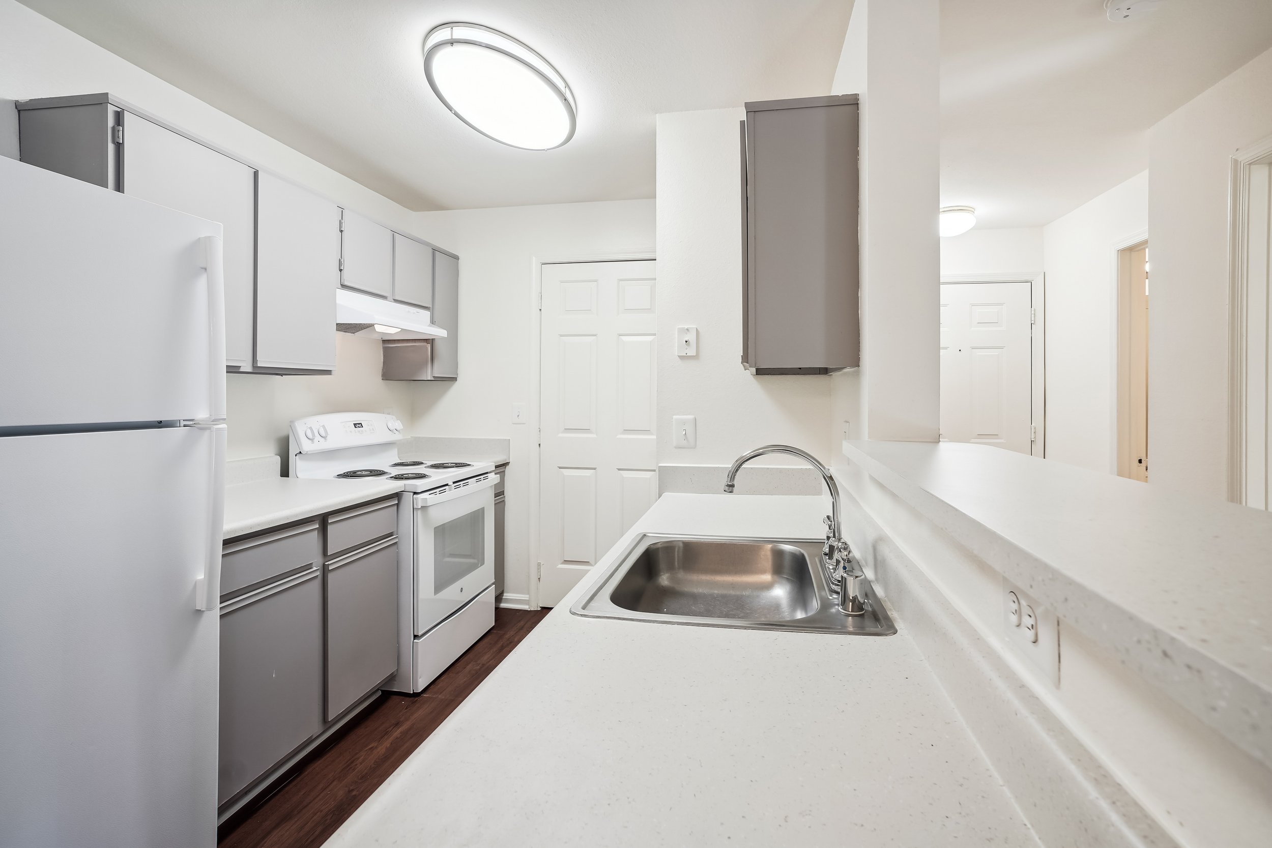  Coppermine Run’s apartment homes offer spacious, updated kitchens. 