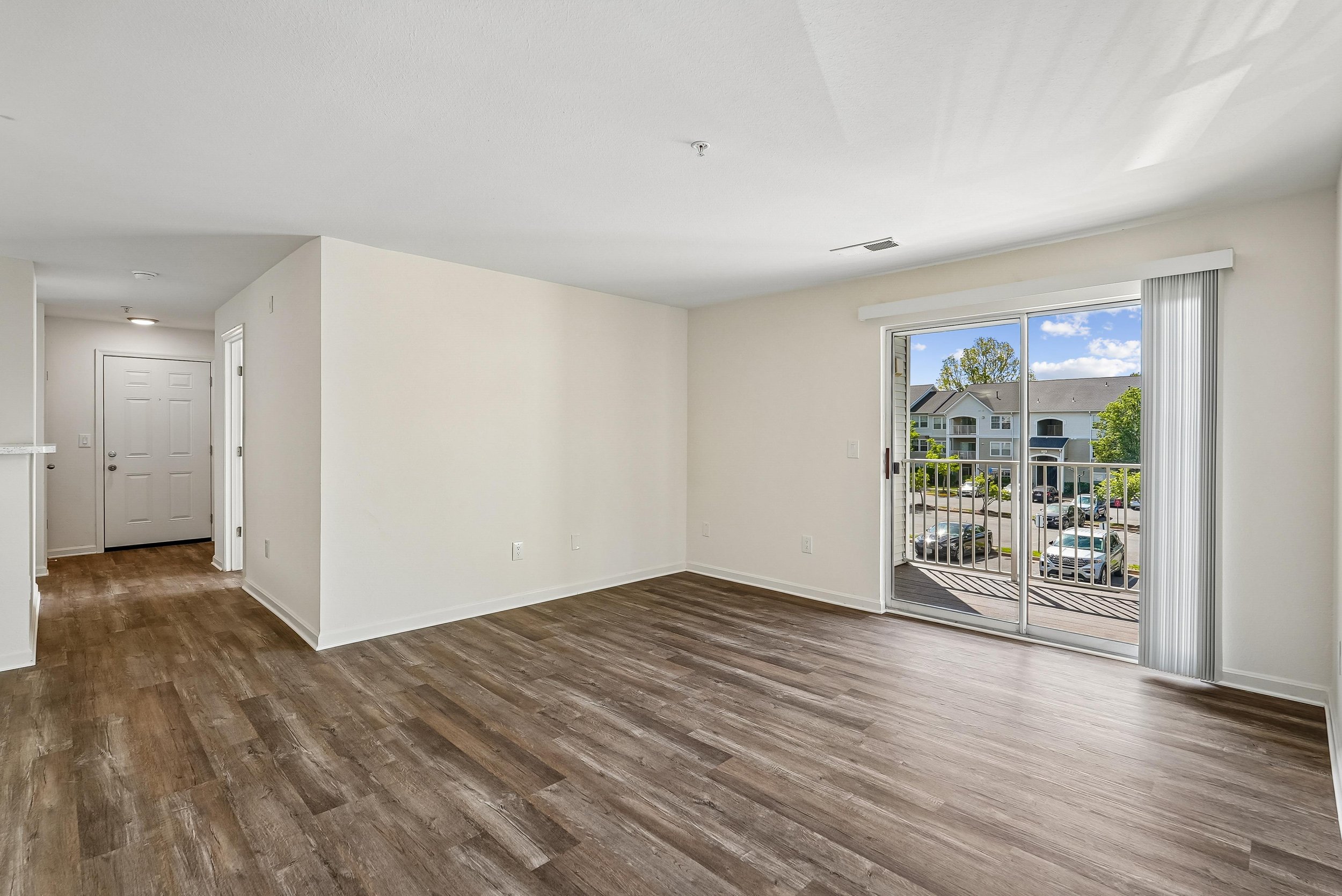 floor plan-living room-tjnmnwuhch.jpg