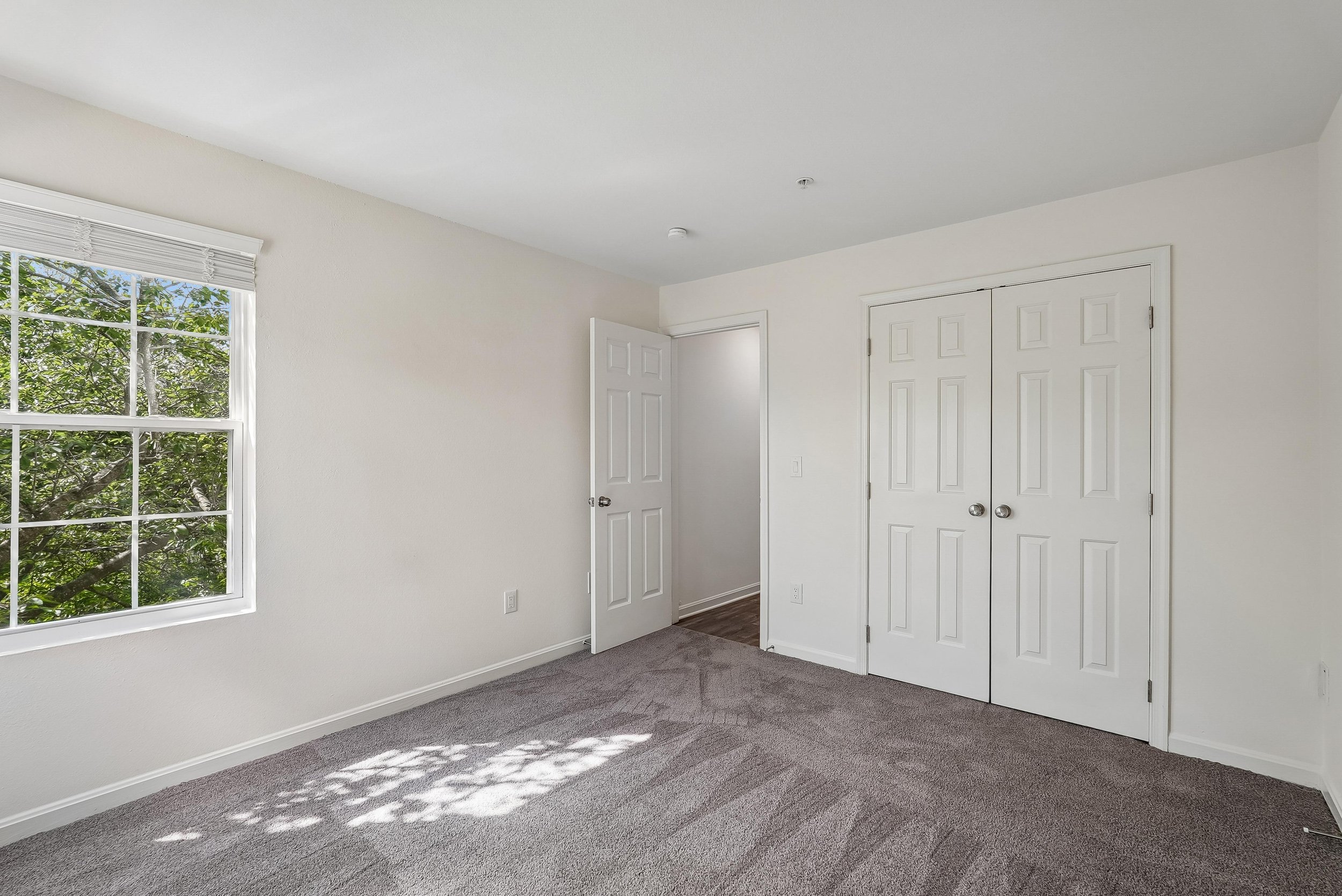 floor plan-bedroom-qmk69m532n.jpg