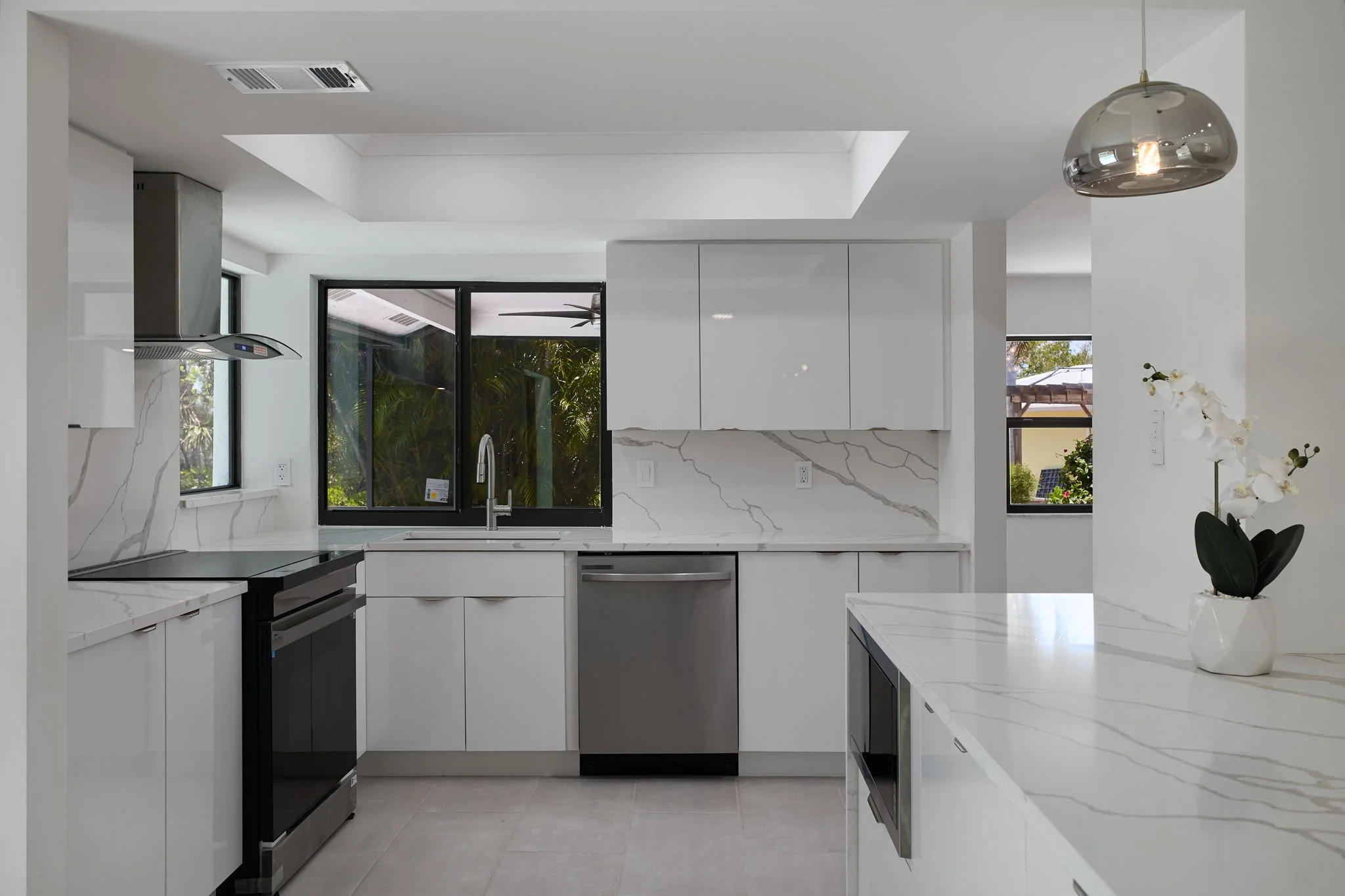 ISLAND MODERNE