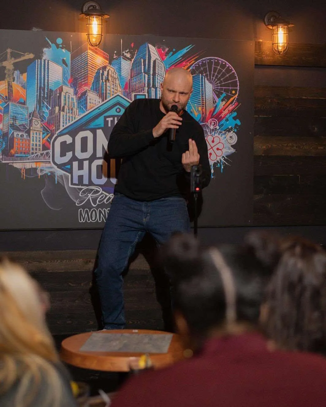 @comedyhouse.ca is Montreal’s newest comedy club, and I was honored to be part of their opening night. Be sure to check them out and give them a follow! www.comedyhouse.ca 
#grateful #comedyclub #montreal #montrealcomedy #canadiancomedy #standu