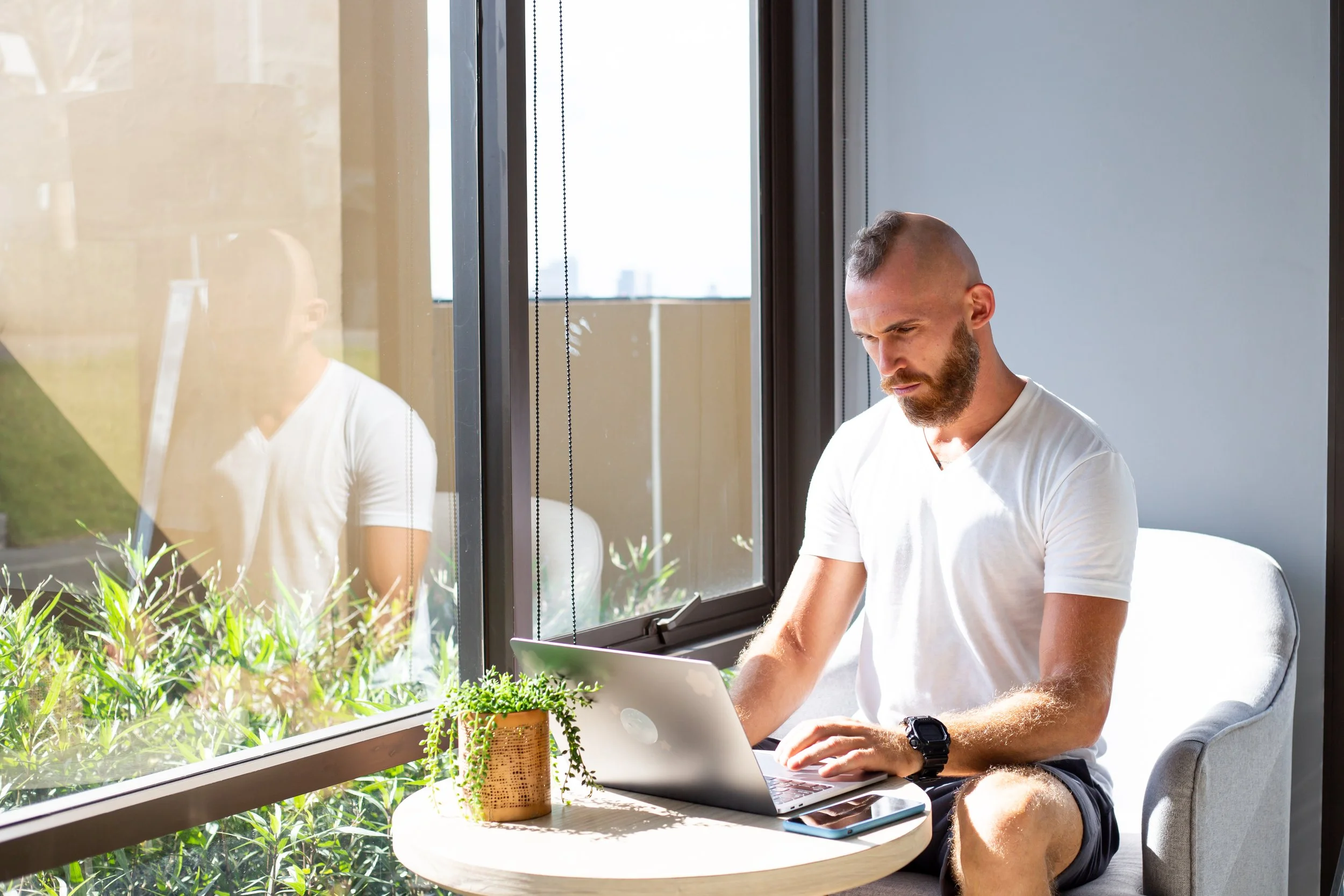 Virtual Camaraderie: Navigating Online Communities for Veteran Students