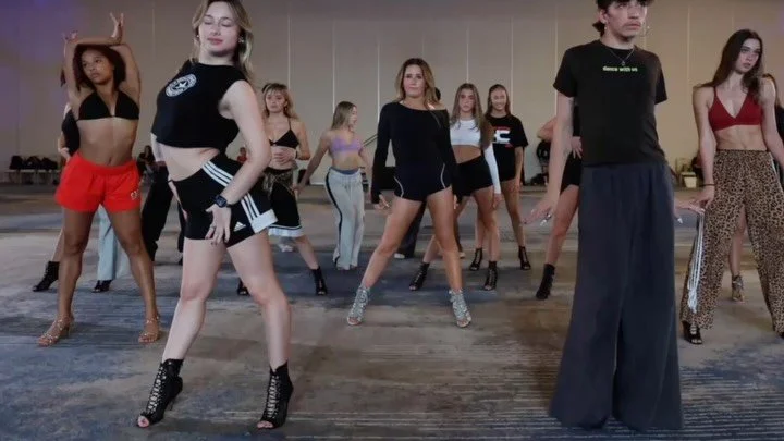 HC Bootcamp Select Groups💃👠⭐️
My class theme this year was &ldquo;Command The Floor&rdquo; throwing it back to the basics + strengthening our foundation. For these classes, we did progressions across the floor focusing on jazz technique, transition