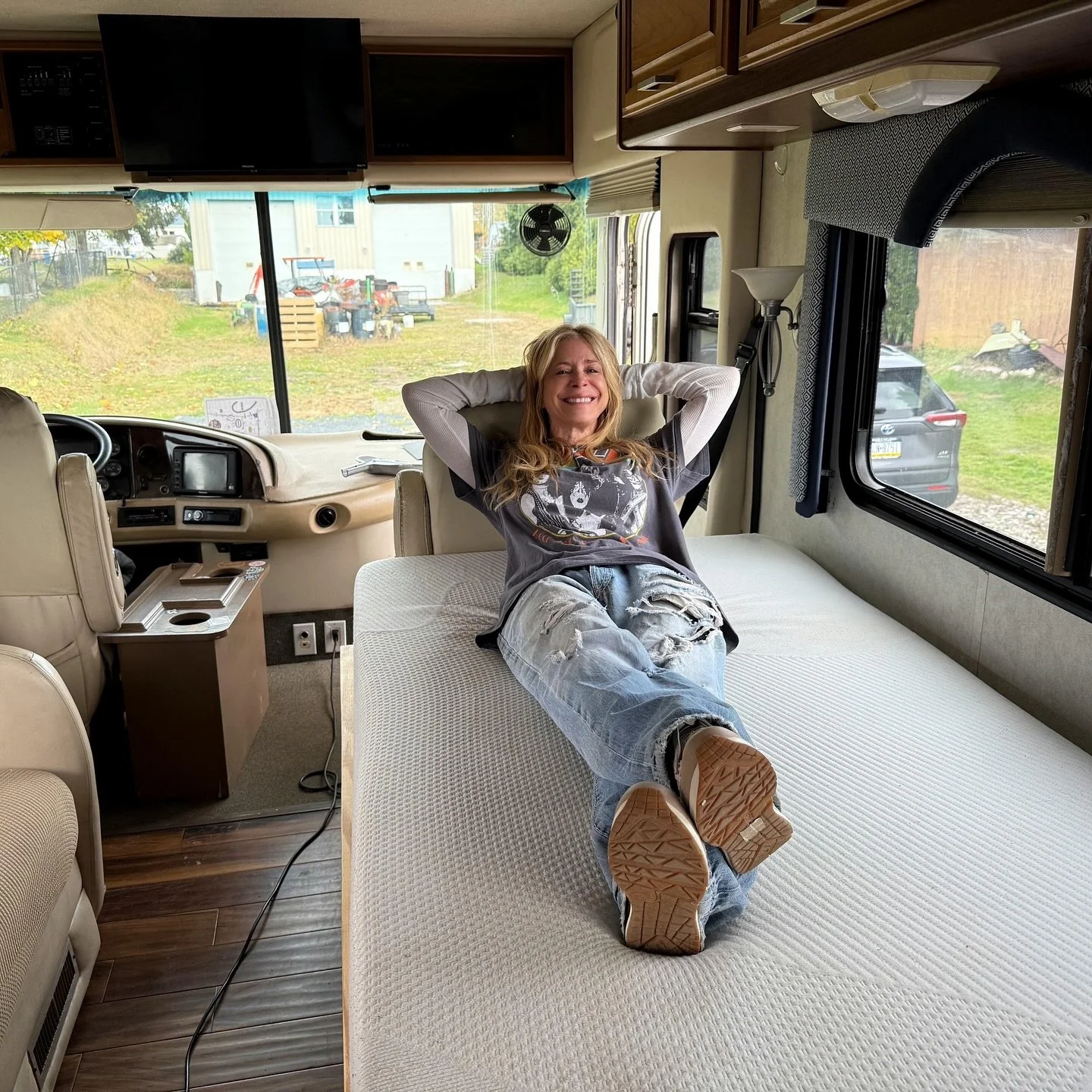 Awww, cleaning up Dad&rsquo;s motor home and remembering all the great adventures and good times we&rsquo;ve had... He always made sure it was packed with all kinds of goodies so we girls had a great time. He always took good care of us. I&rsquo;ll m