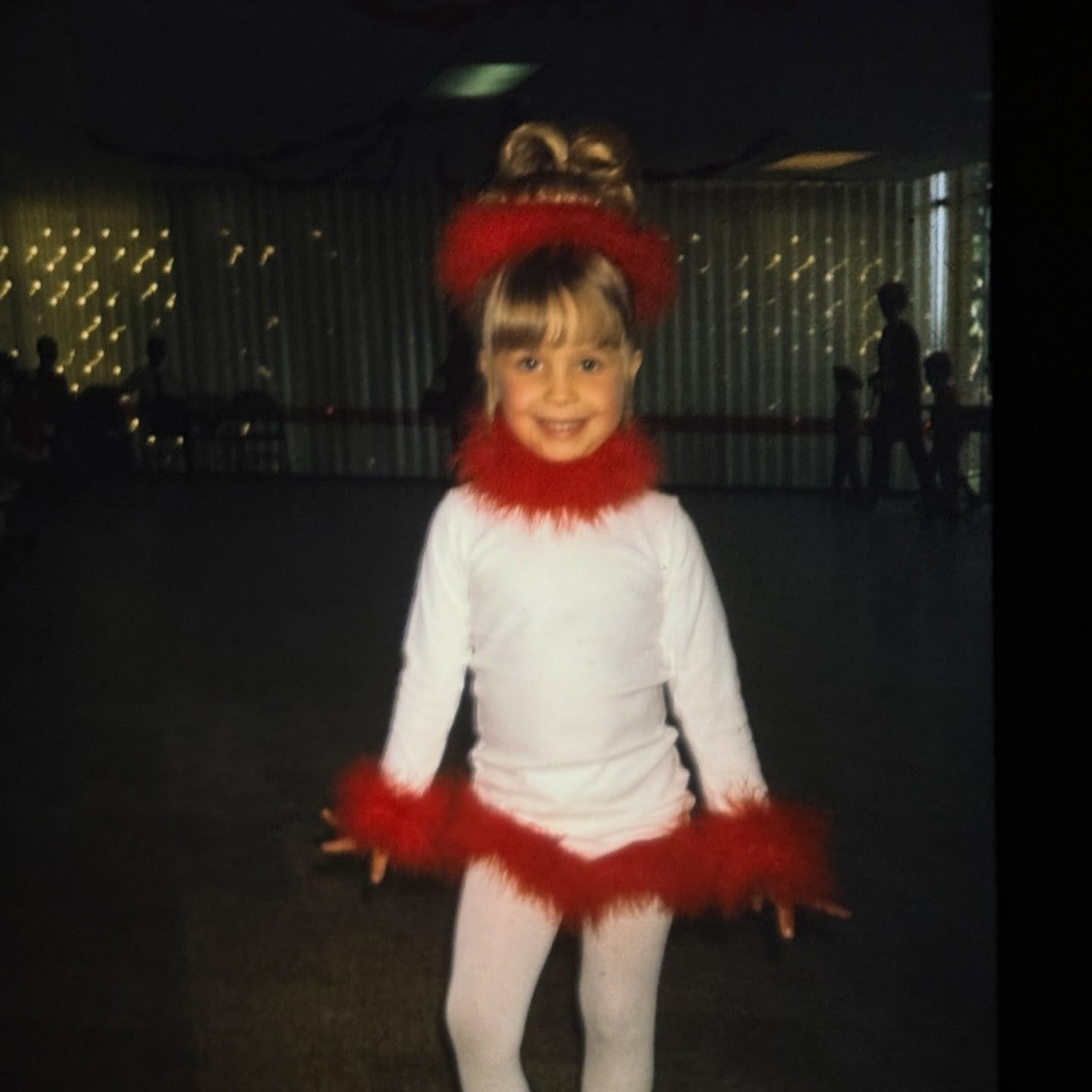 December &amp; Dance 💃🎄✨
Thankful for the offers and opportunities that continue thru dance as a professional job that started as a passion and turned into a purpose&hellip; ❤️&zwj;🔥

Grateful to prep for @hollywoodconnectiondance 2026 season - wh