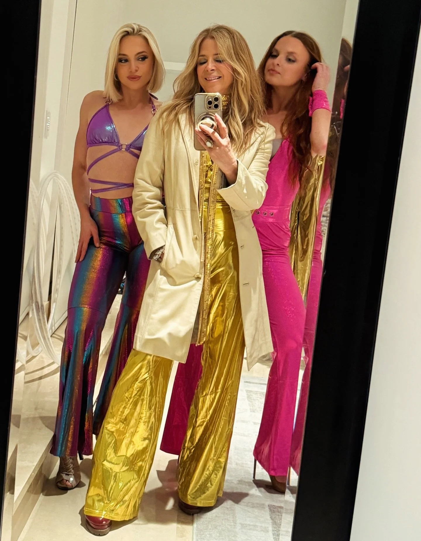 STUDIO 54 HOLIDAY! 💃🎄🥂🪩
Nothing like gettin&rsquo; back to work with a very festive + fun event to knock out the blues and kick off this Holiday Season! Thank you @mbholidaysoiree @rebelmusicentbands @michaelzislis for having me + my gorgeous dan