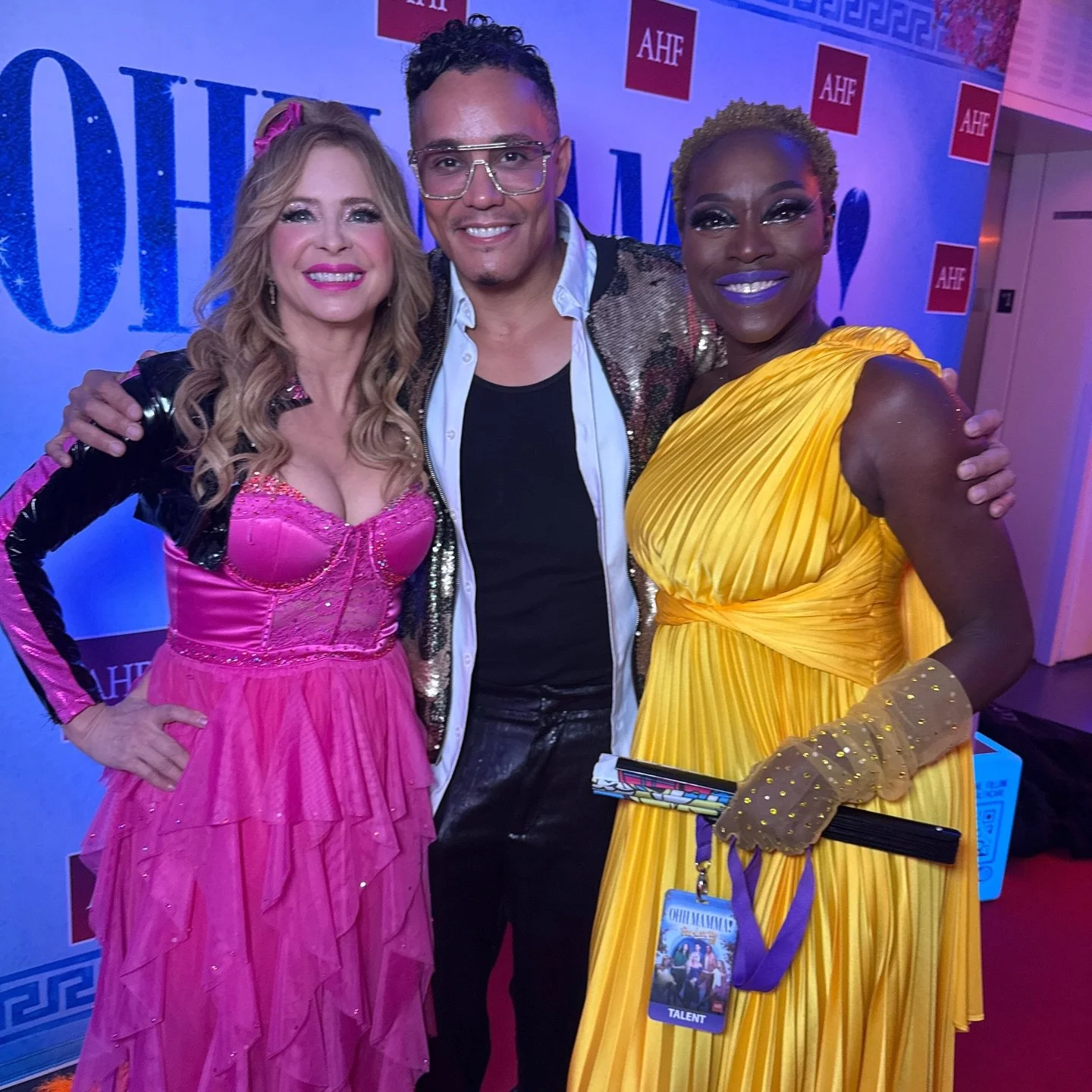 Chicago, you were EVERYTHING!!! 🪩💃
&bull; Red Carpet w/ dear friend @christian.jd.vincent 
&bull; What a treat having @ladancemagic in the audience 
&bull; Warm-up in the dance studio is like coming home 
&bull; Loved our cast night out to @joffrey