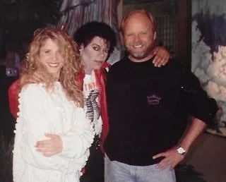 In honor of MJ film coming out and that time Dad came to see me at @lagear show that included an MJ impersonator! = great memories &amp; good times I hold close to my 🩵 #LoveYou #MissYou #Dad 🏁🩵🏁