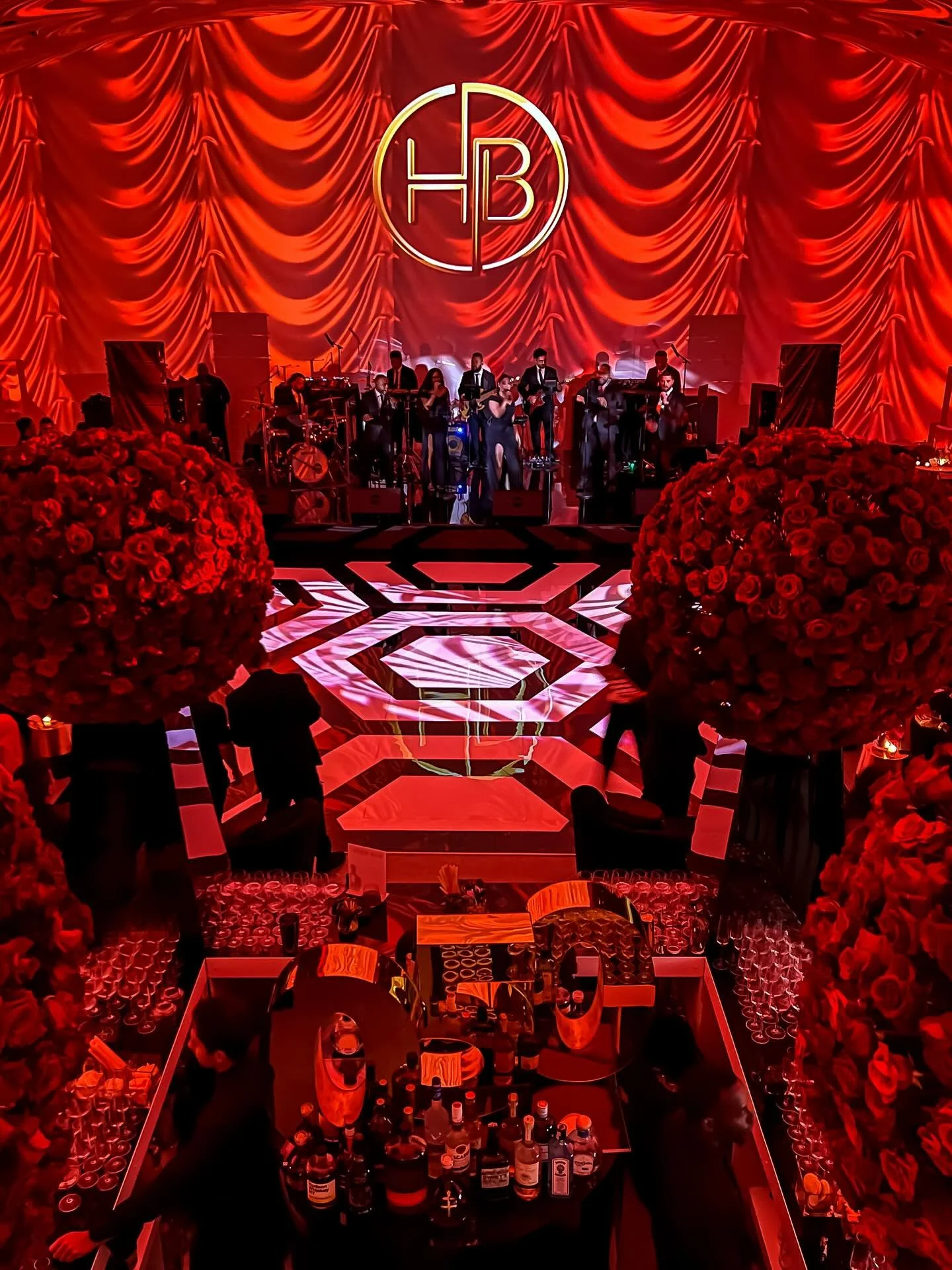 A red curtain reveal to start the evening &ldquo;show&rdquo; was perfect for this absolutely stunning Bond glam decor and amazing private performances by Ja Rule, Ashanti &amp; Doug E. Fresh for an incredible 50th Bond Birthday 
Ja Rule x 007: Missio