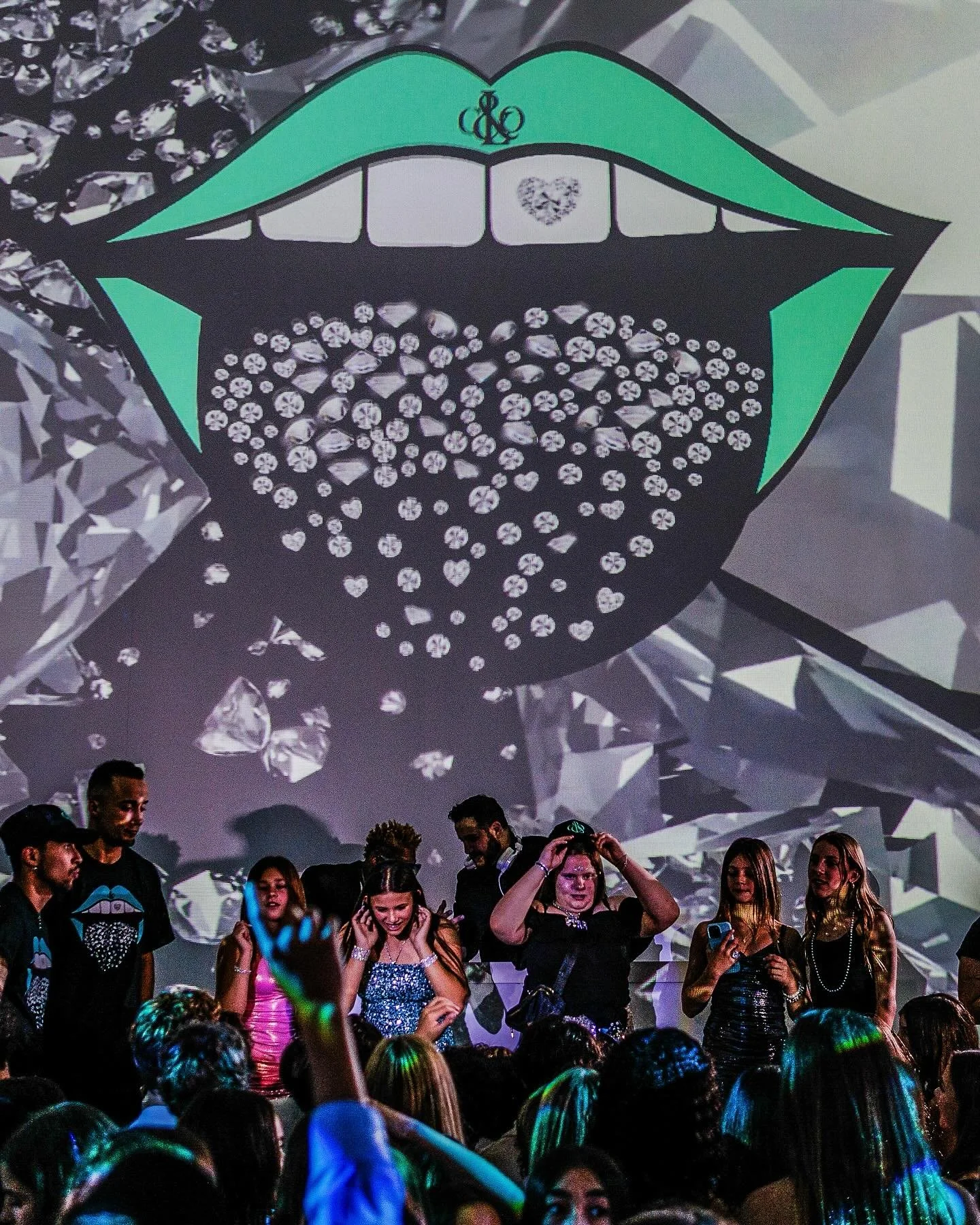 💎💎💎👄👄👄
A fabulous, sparkling diamond meets urban street culture celebration.  Inspired by Tiffany & Co. with diamond accents and diamond skulls, hip hop street dance, and favorite songs with fantastic dance and party vibes.  This whole cele