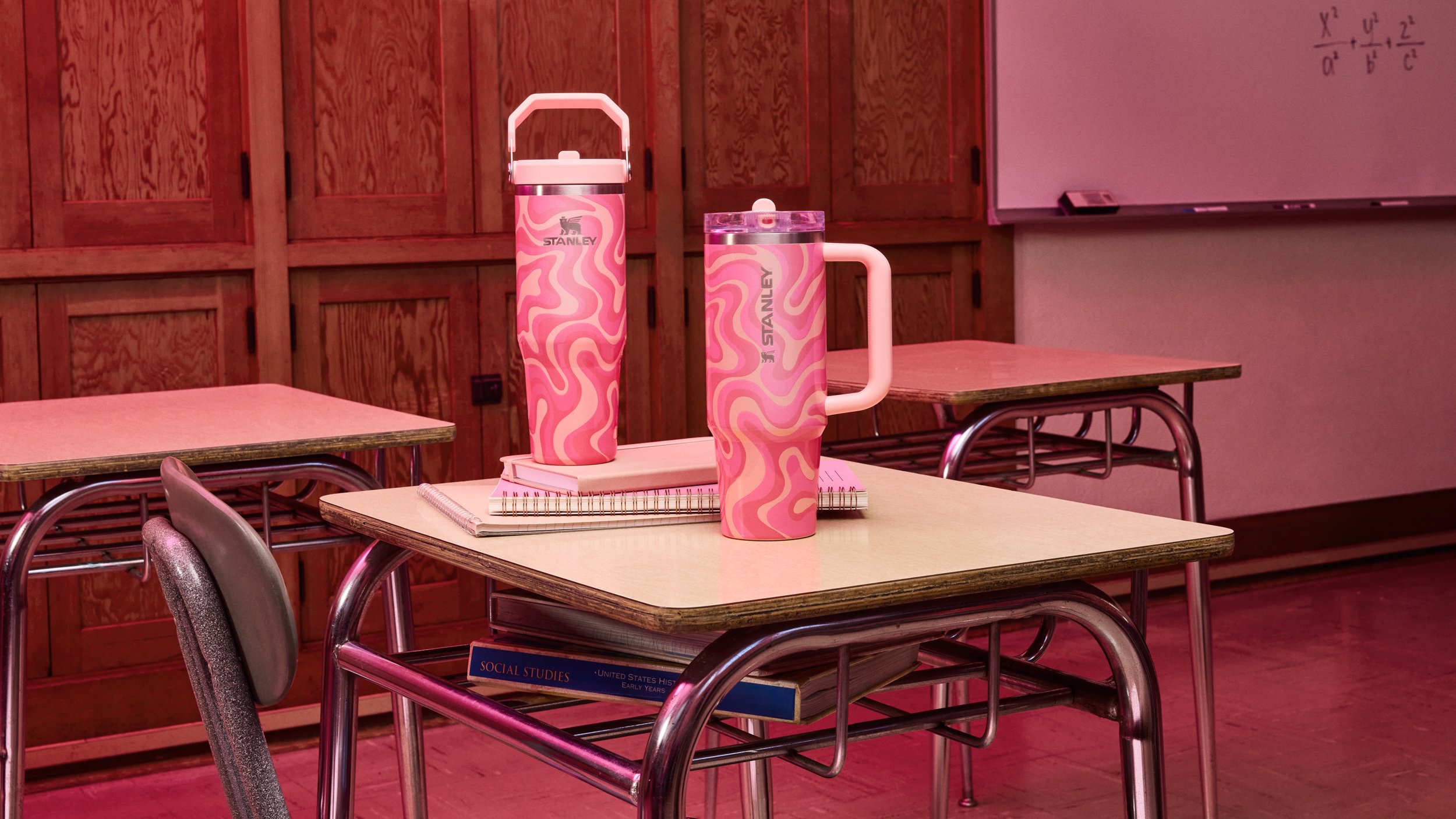H226-OMNI-ClassroomPink-DSGExclusive-APAC-Horizontal_1191 _R4.jpg