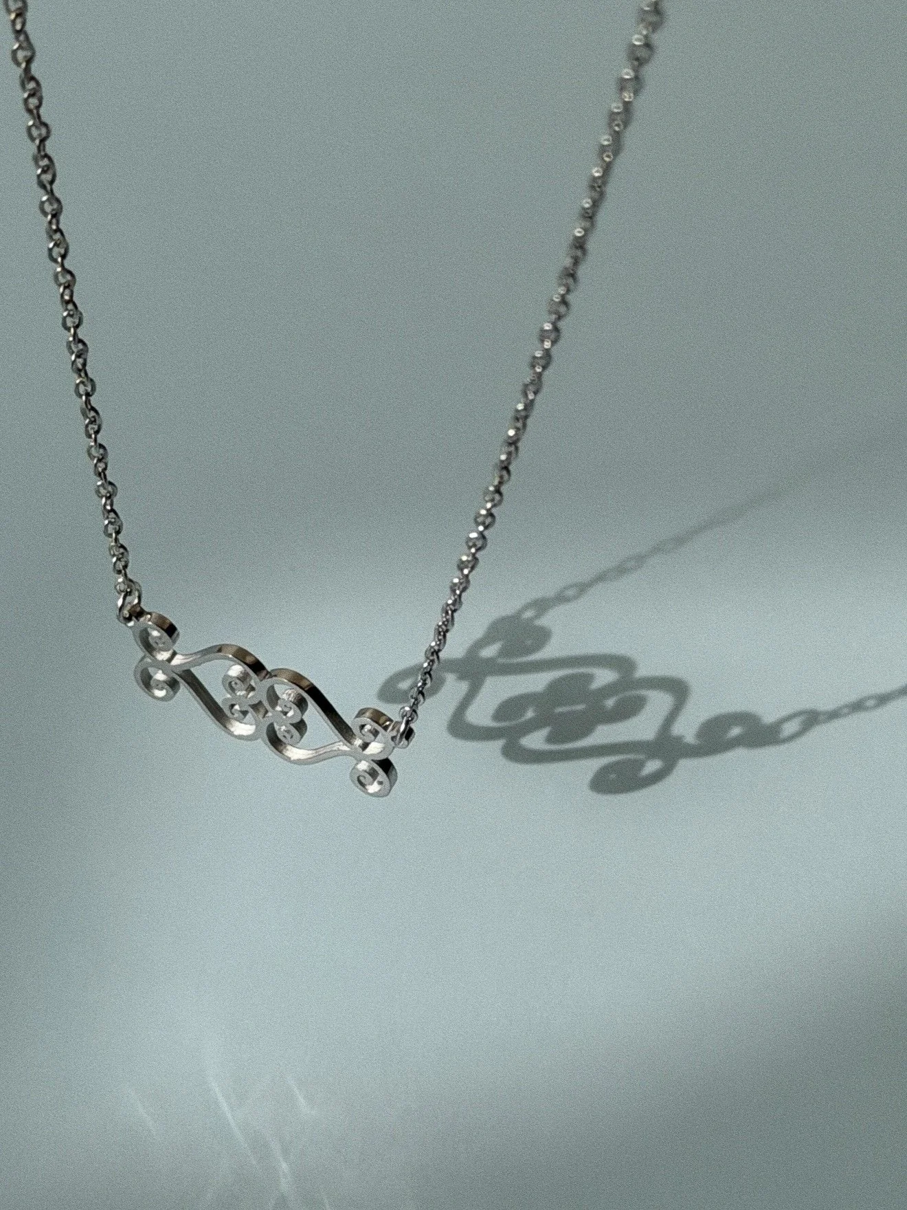 URAL_CORAZON_SILVER_NECK_1.jpg
