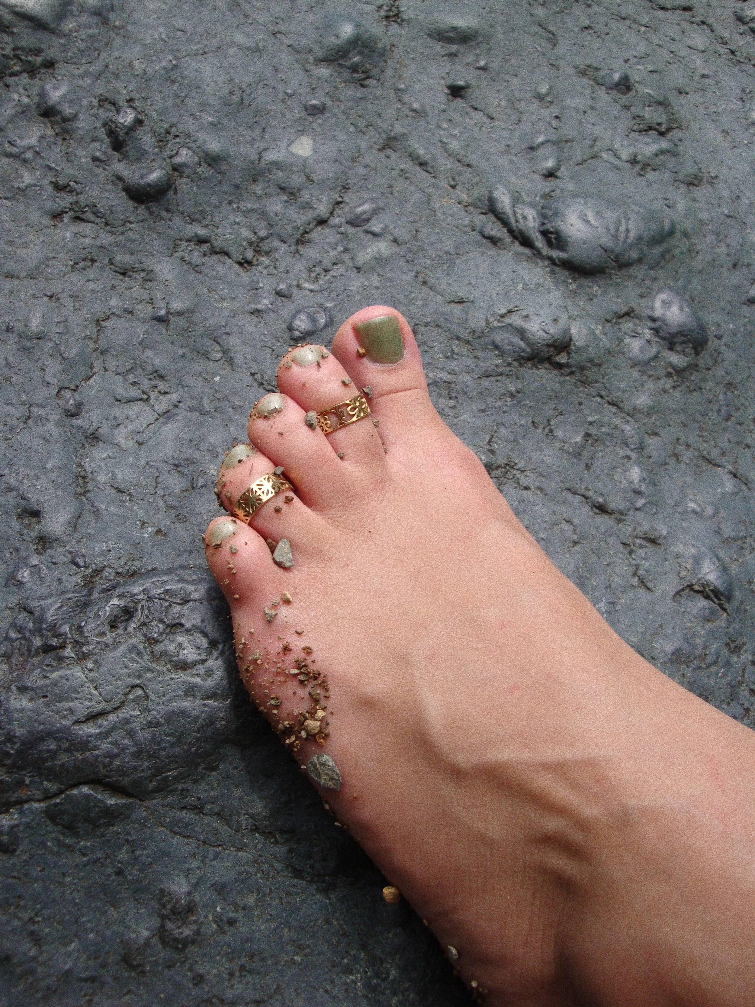 TOE_RINGS_01.JPG