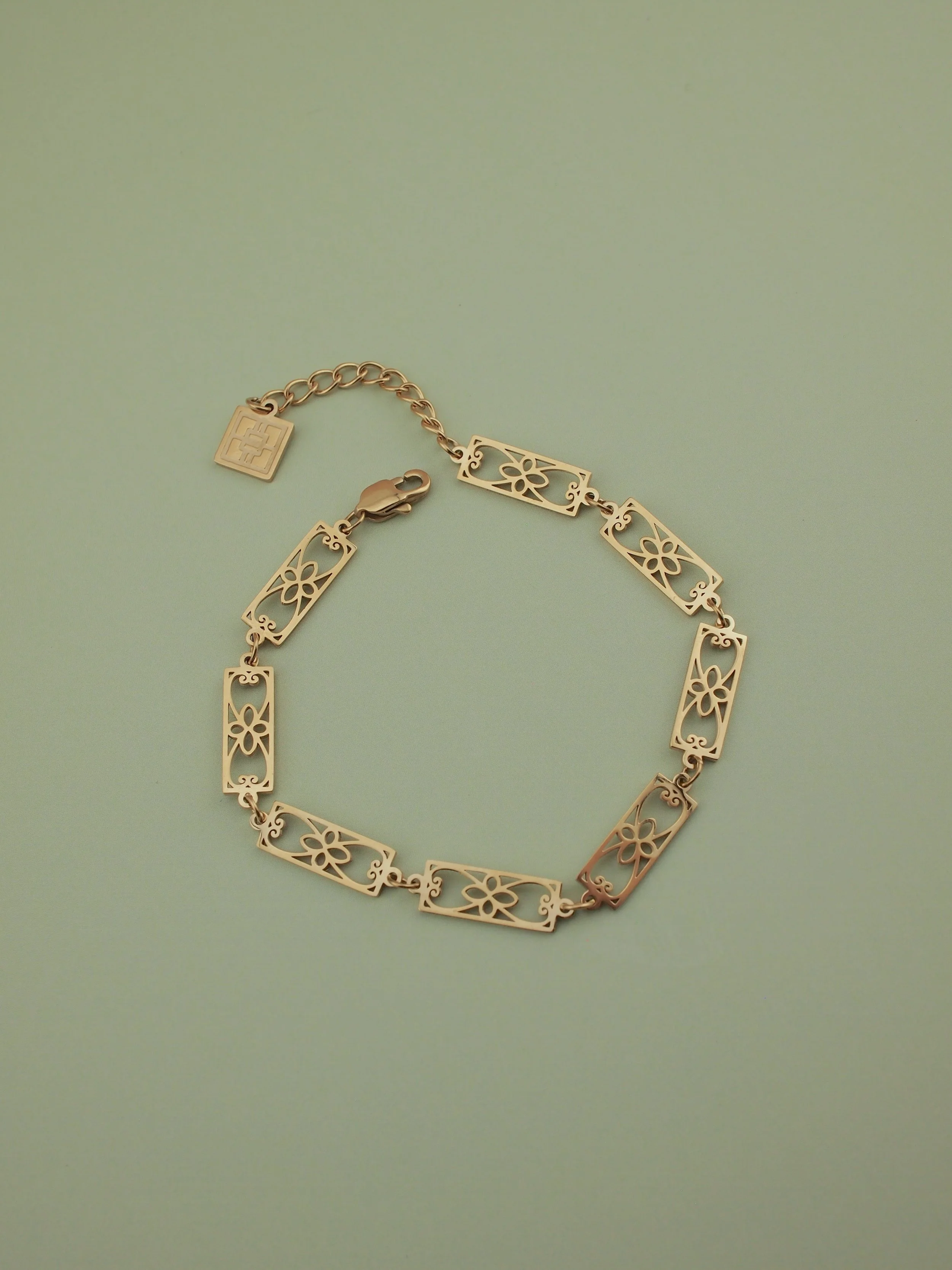 ROBLE_BRACELET_GOLD02.JPG