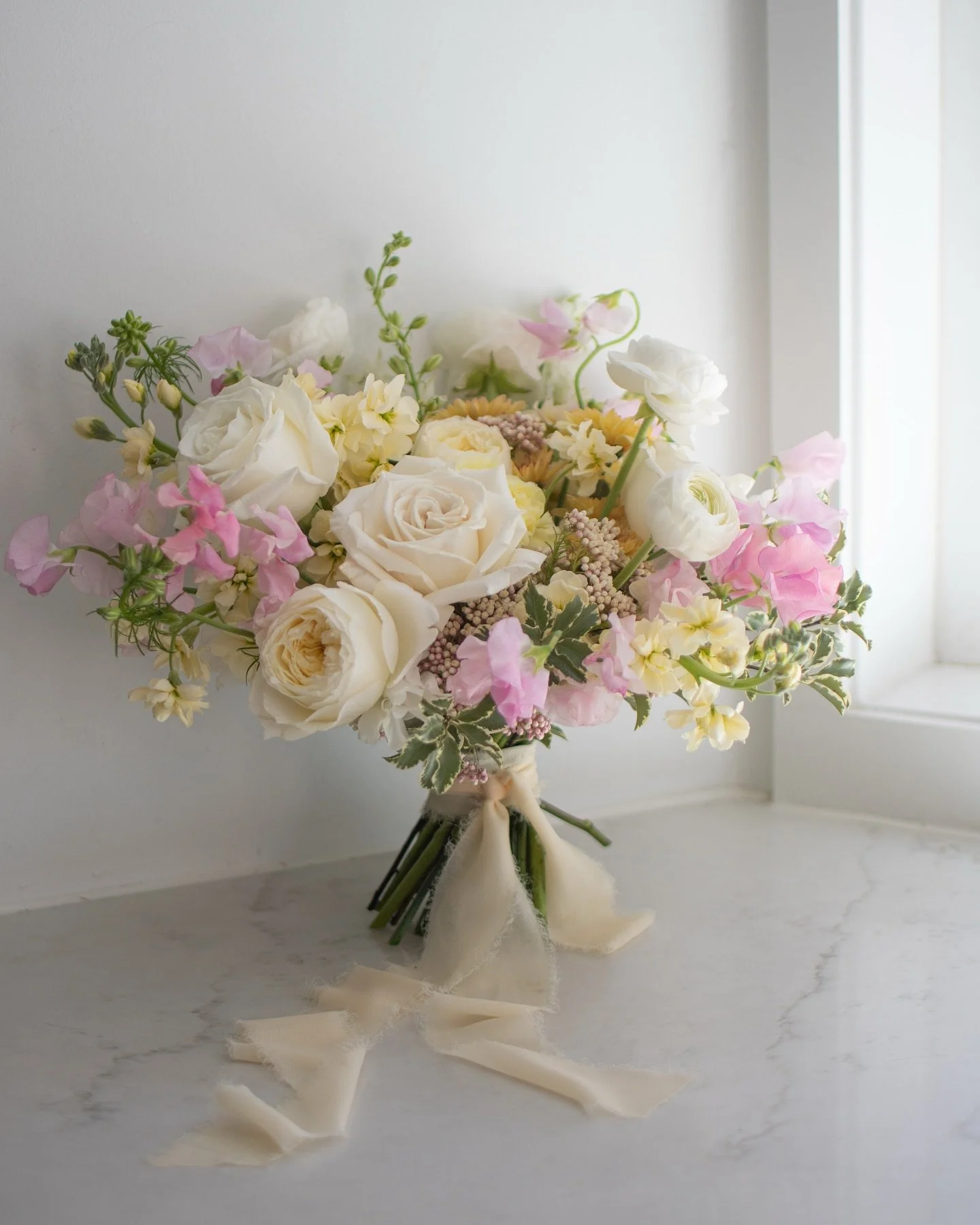 🫧🌸✨💕💛
.
#bridal #bridalbouquet #weddingcolorscheme #floraldesigns