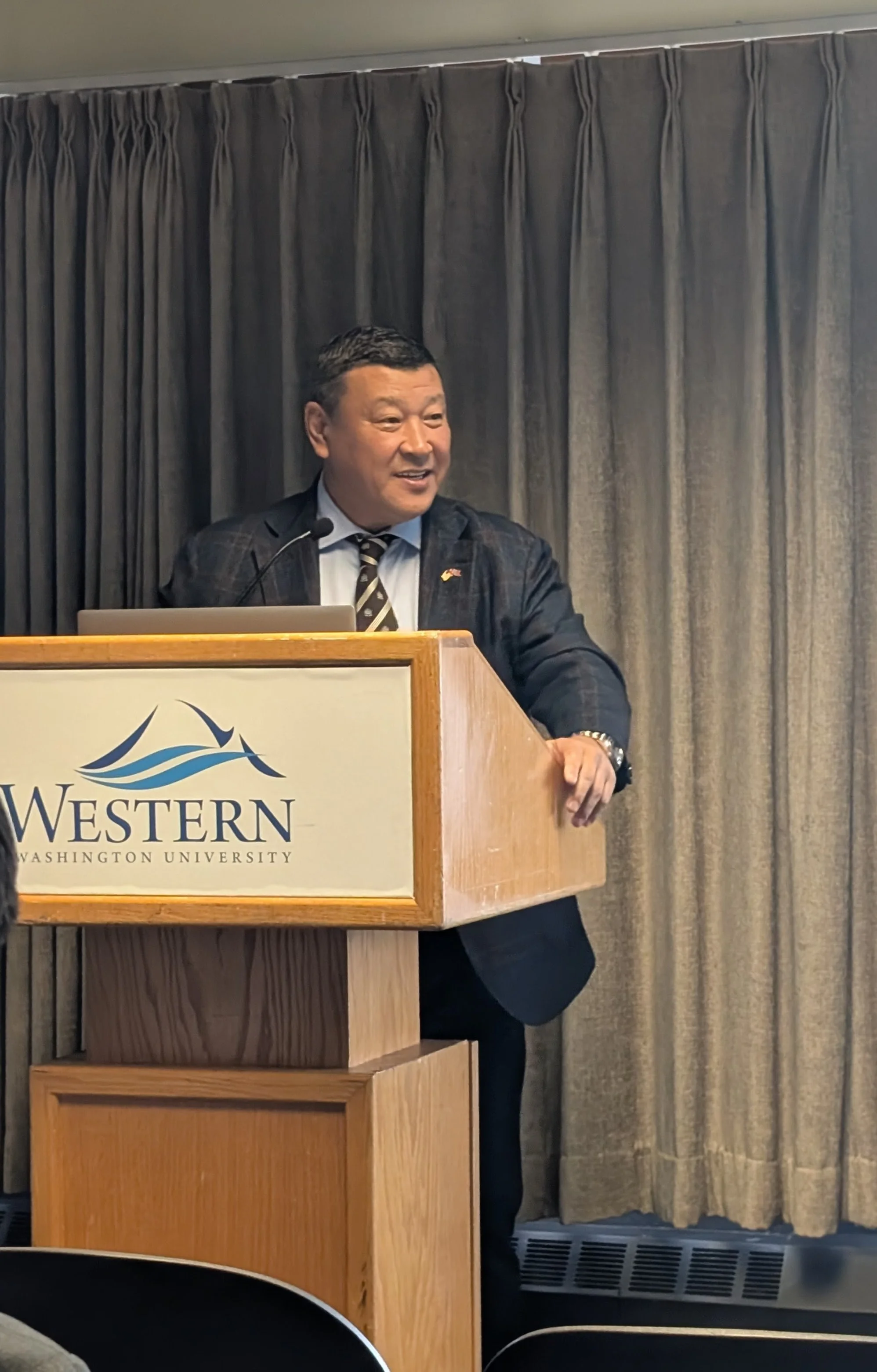 His Excellency Ambassador Batbayar Ulziidelger delivering the opening remarks. 