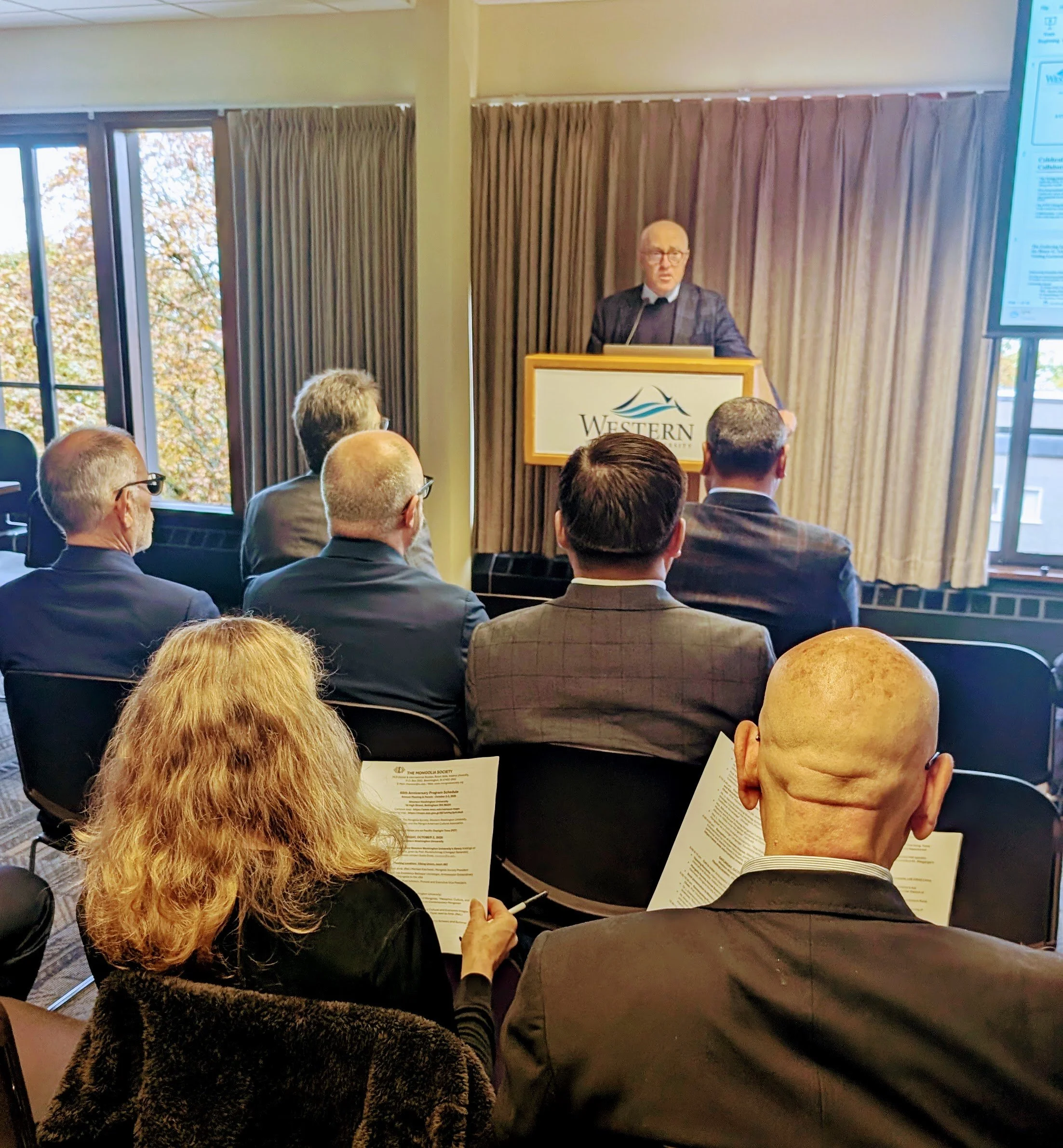 President Klecheski delivering his welcome to the participants and guests of the conference. 