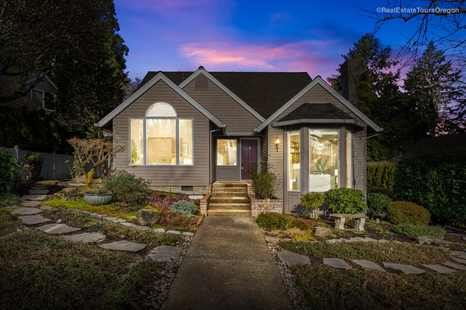 01_01_1805_Headlee_Ln_Lake_Oswego001_mls.jpg