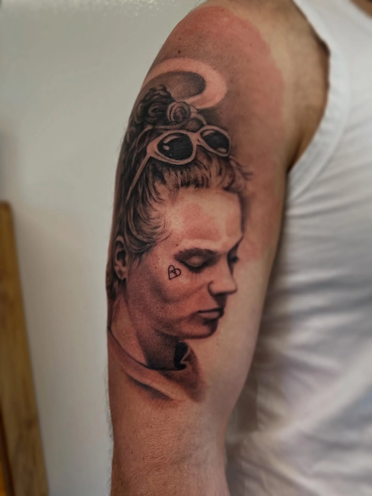 Remembrance piece for @billy.flavell of his mum Vanessa.