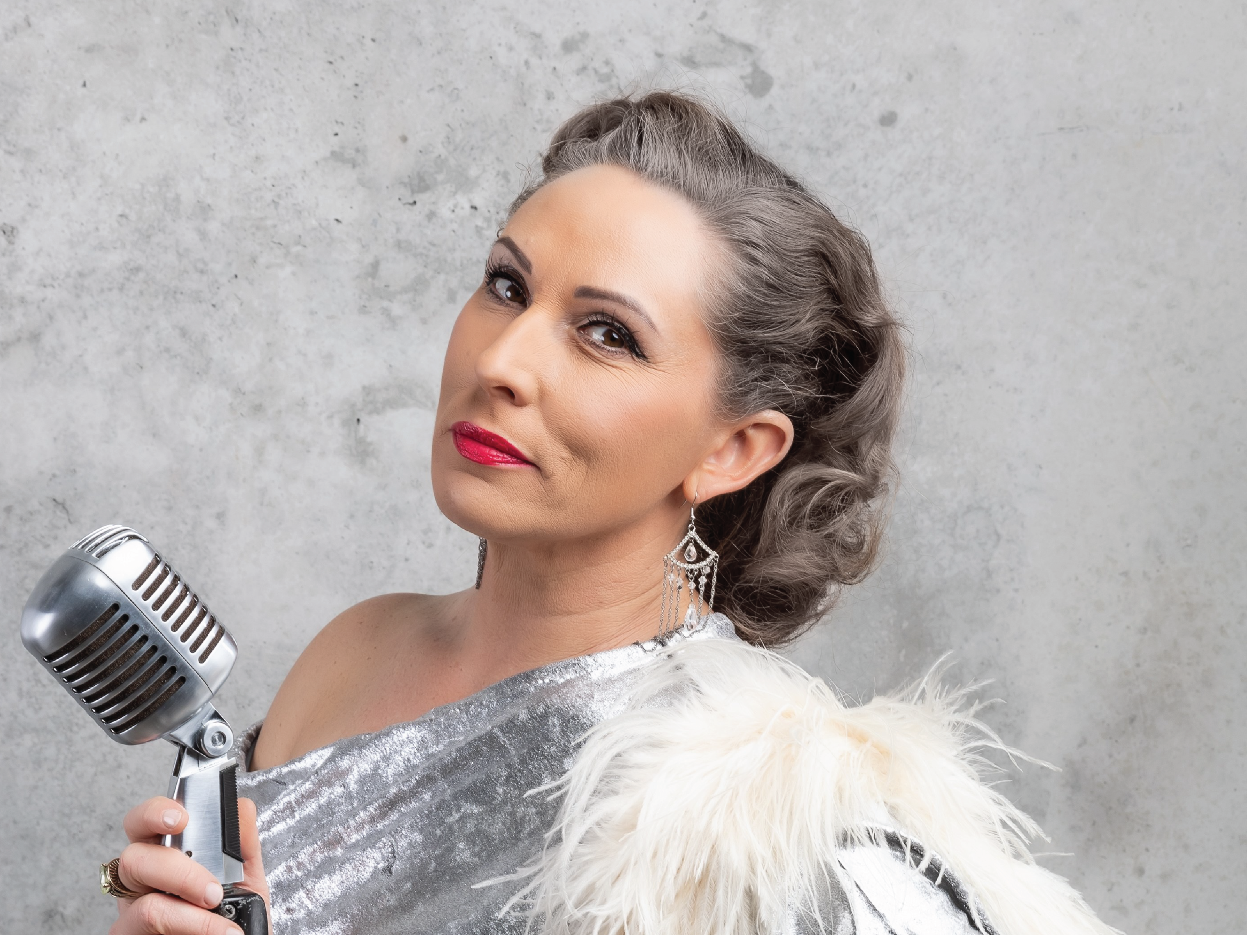 LOUNGE MUSIC AT THE REAF 