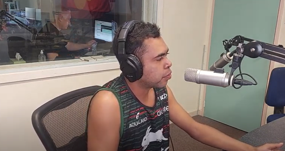 WARREN FOSTER JNR IN THE STUDIO WITH MARION CHEEDY