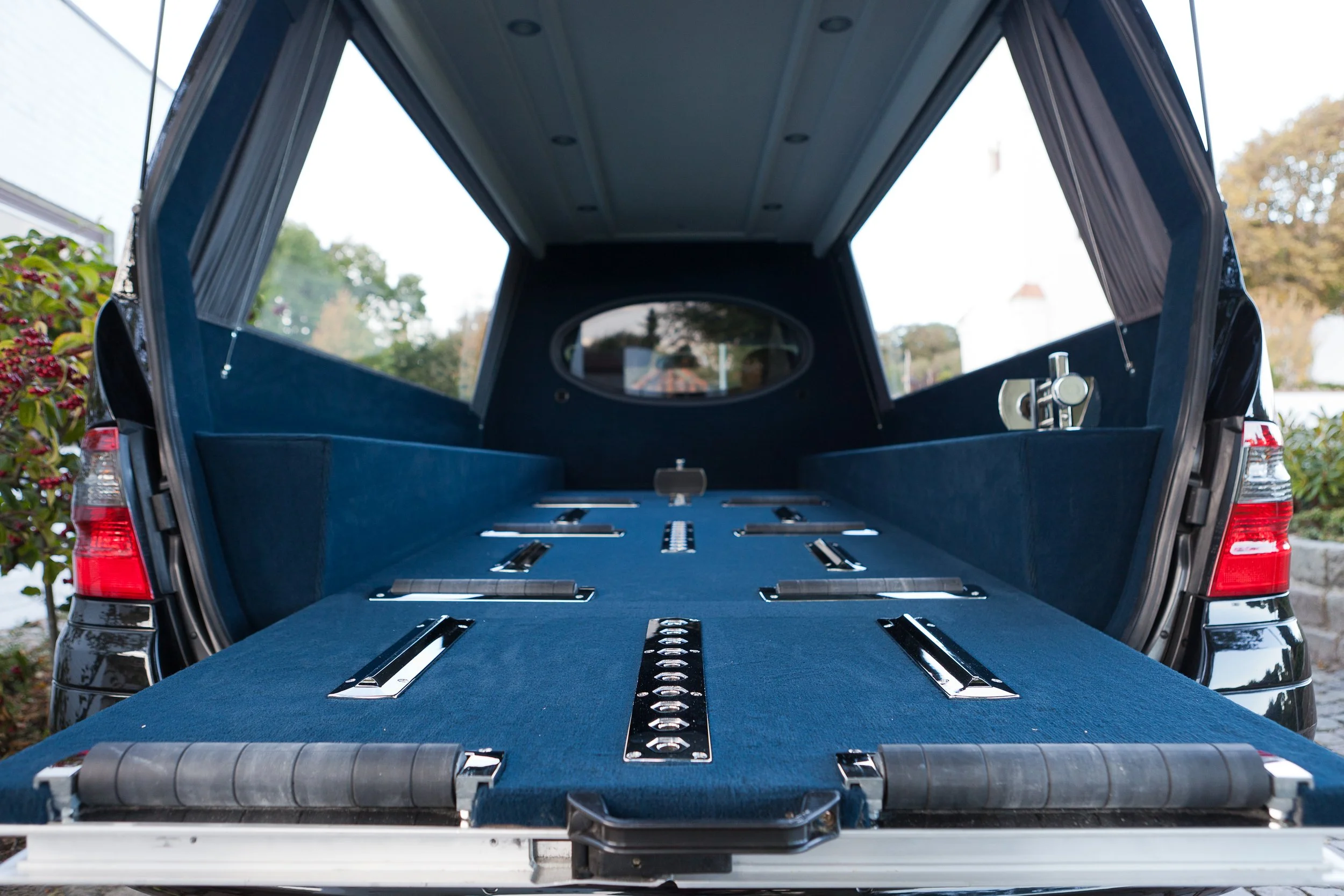 FUNERAL FAMILY CALLS FOR PRIVACY