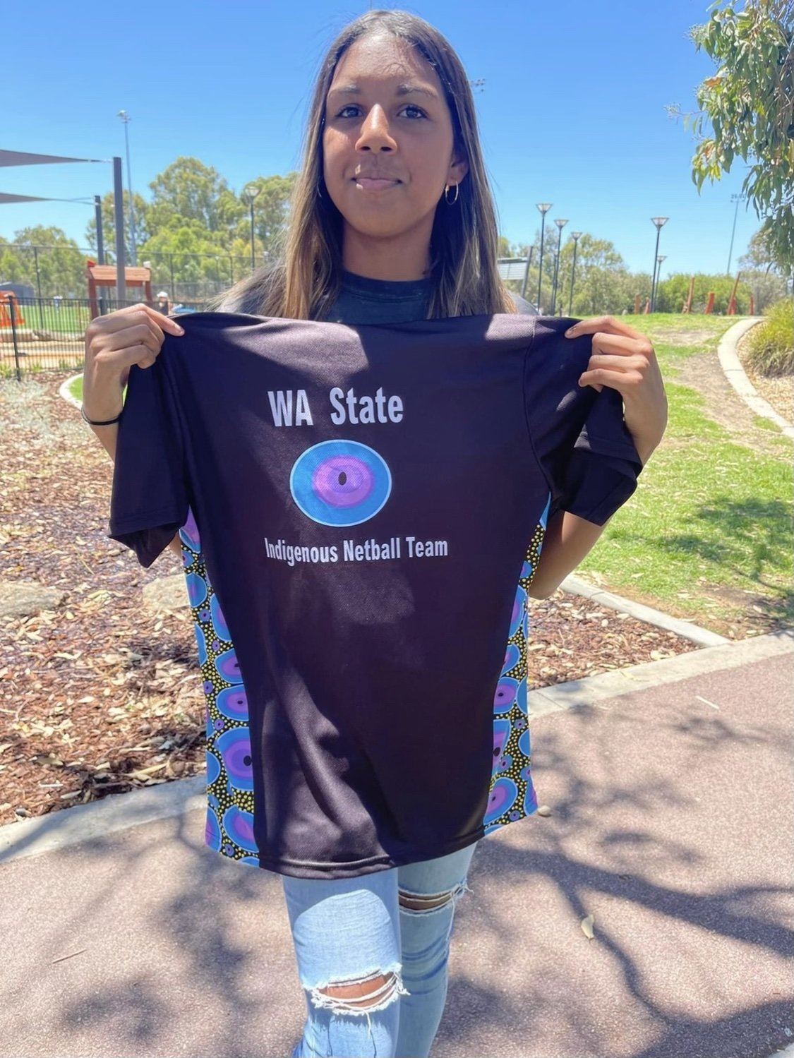 STAR NETBALLER SCORES SCHOLARSHIP