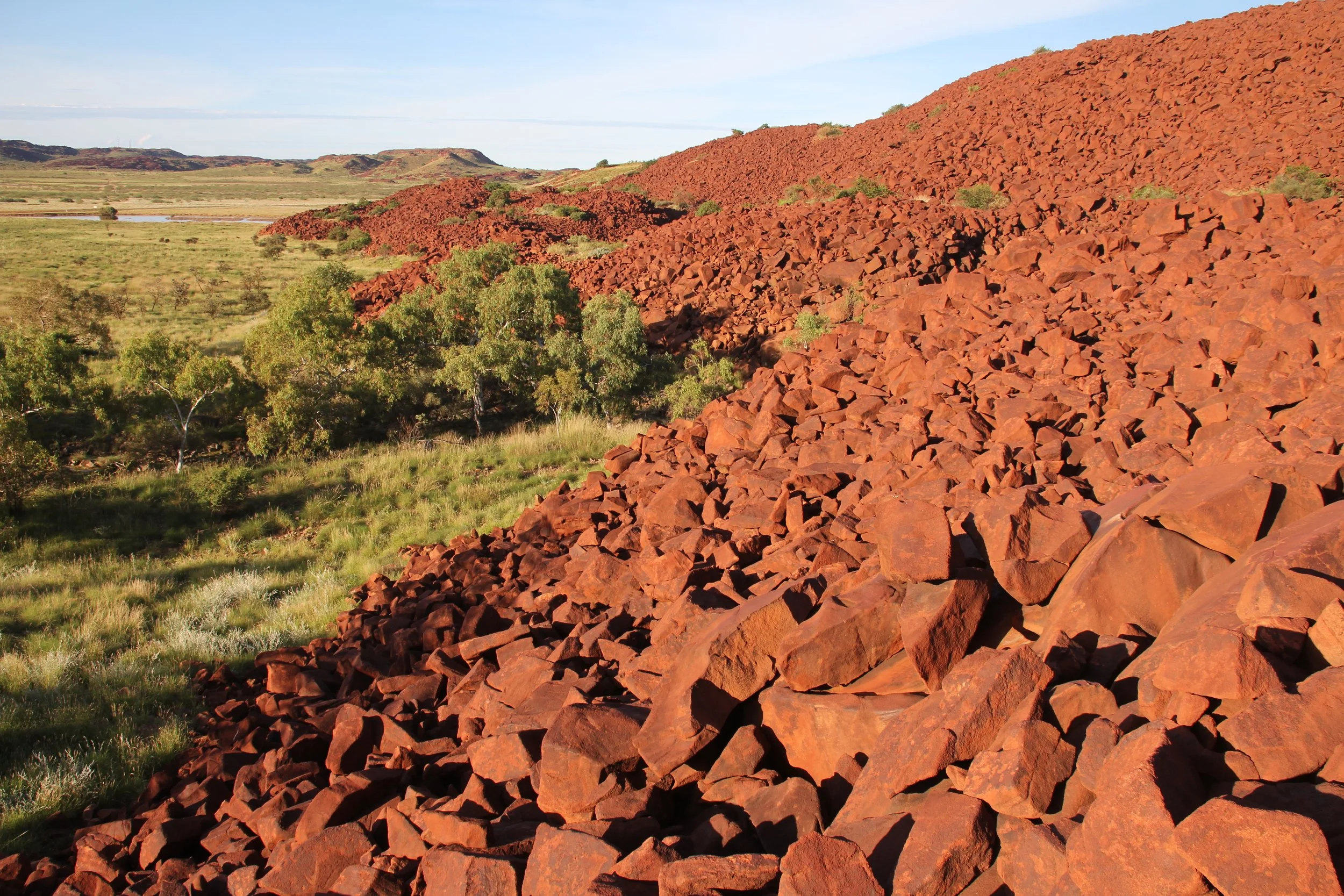 TENSIONS RISE BETWEEN SCIENTISTS OVER INDUSTRIAL IMPACT ON MURUJUGA’S SACRED ROCK ART