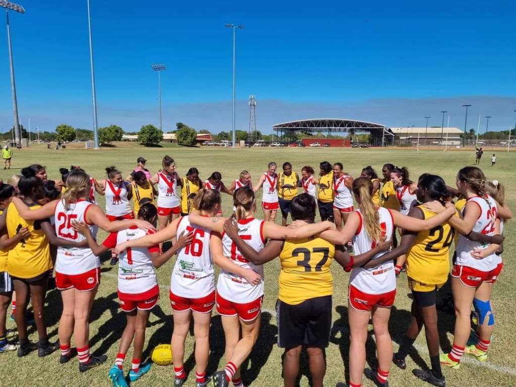 BIDYADANGA WOMEN’S FOOTY PLAYERS WITHOUT FULL TEAM INVITED TO JOIN BROOME BULLS 
