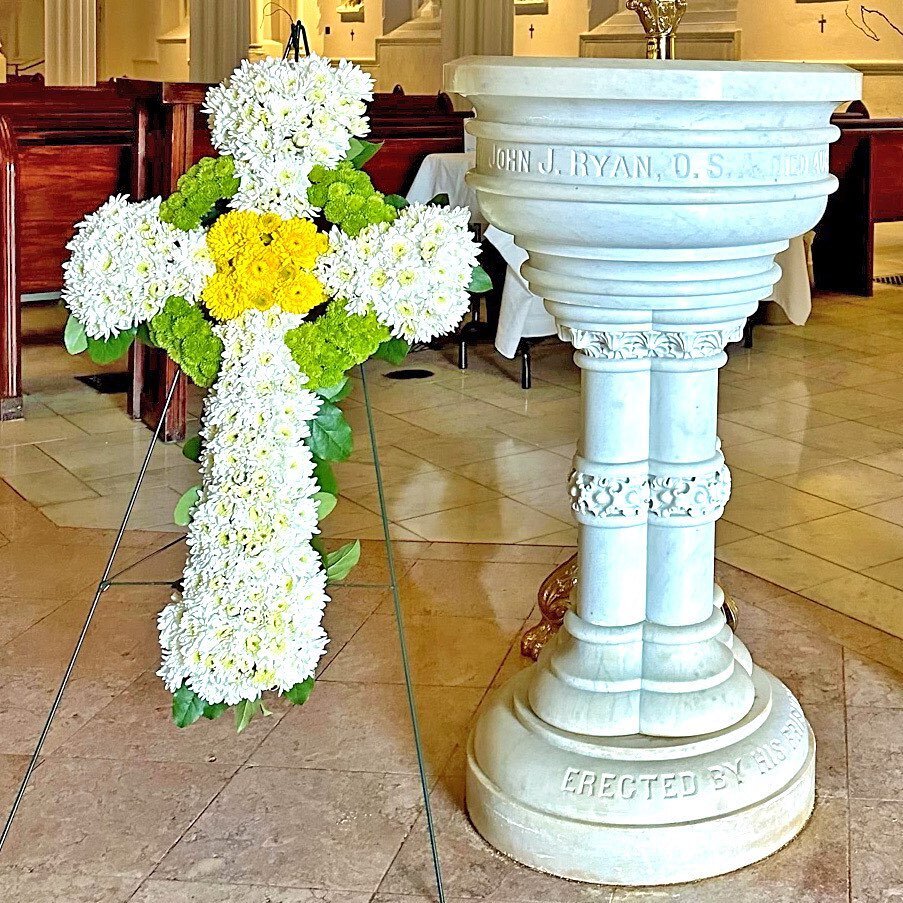 Celtic cross at St Thomas Of Villanova Chapel @stvparish to honor the memory of a true Irishman. 🍀⭐️🌼 #irishpride #stpattysday #inlovingmemory