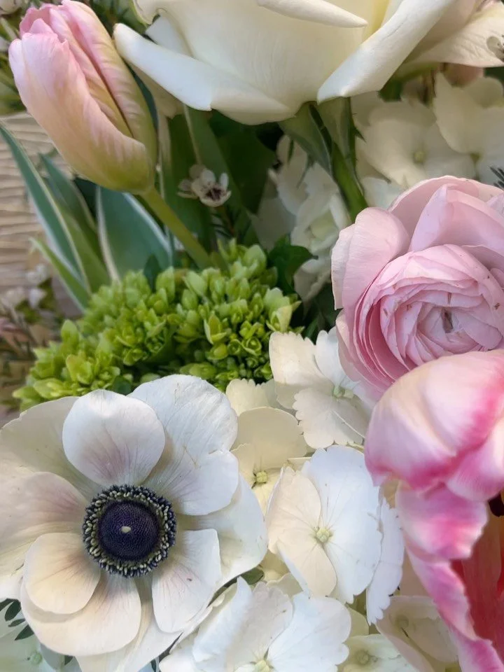 Beautiful pink and pastel colors🌸🌸

#flowers #flowershop