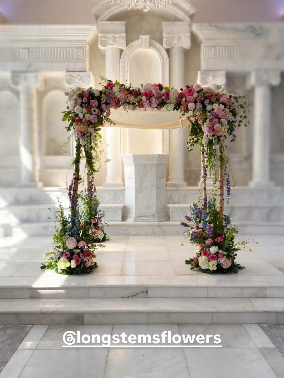 ✨ A weekend filled with romance, soft spring color, and timeless elegance. We had the honor of designing the florals for this beautiful wedding at The Mansion on Main Street, featuring lush garden-inspired centerpieces, a flower-filled ceremony arbor