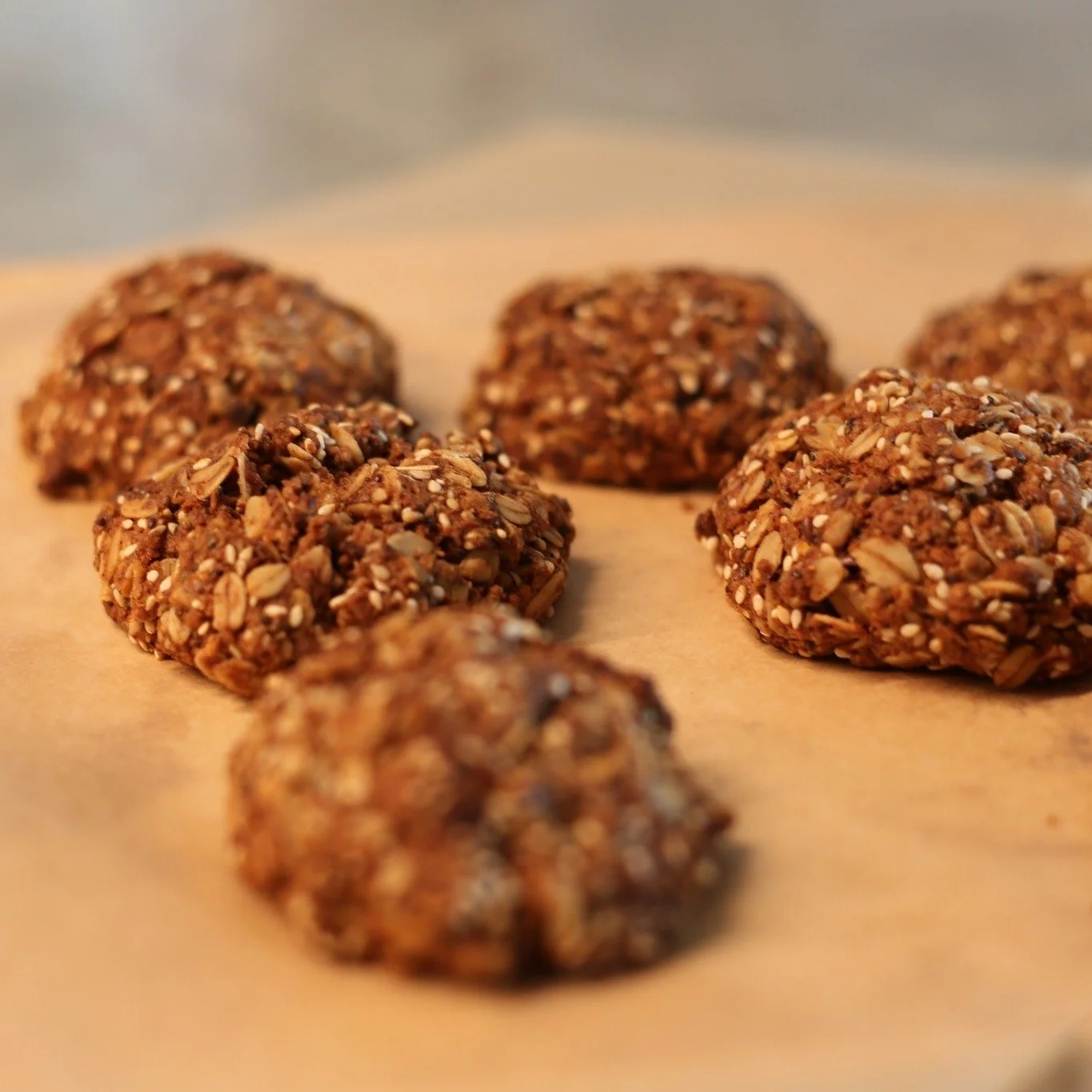 🍪 AMAZING ANZACS 🍪

These are a favourite in our household. Loaded with seeds so they are lunchbox friendly as well as protein and fibre filled.

These are from the wonderful @WellNourished - a fabulous resource for all families. I would highly rec