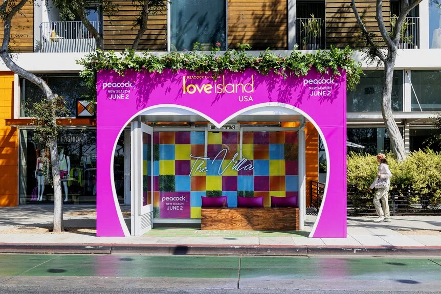 LIS8_BusShelter_Heart.jpg