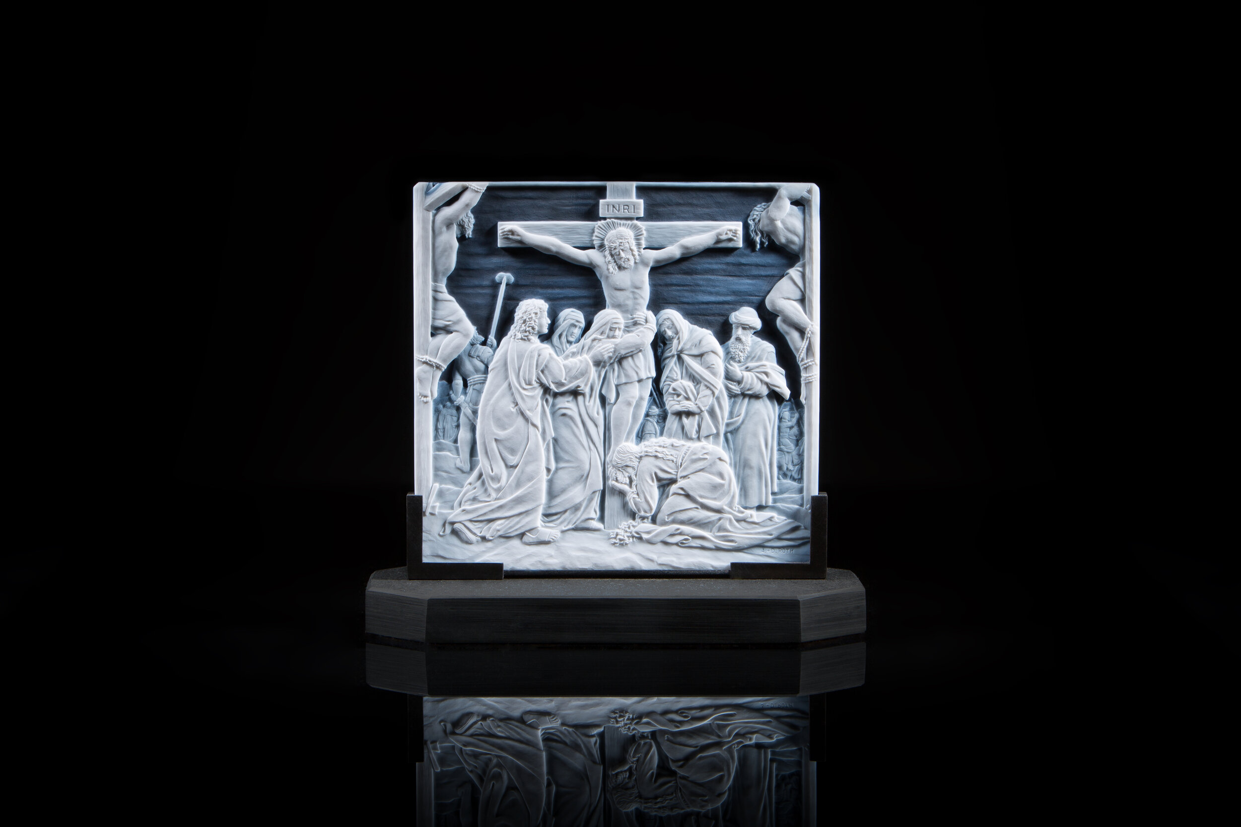 Cameo Sculpture - The Crucifixion of Christ -1 - gemsandcarvings.com