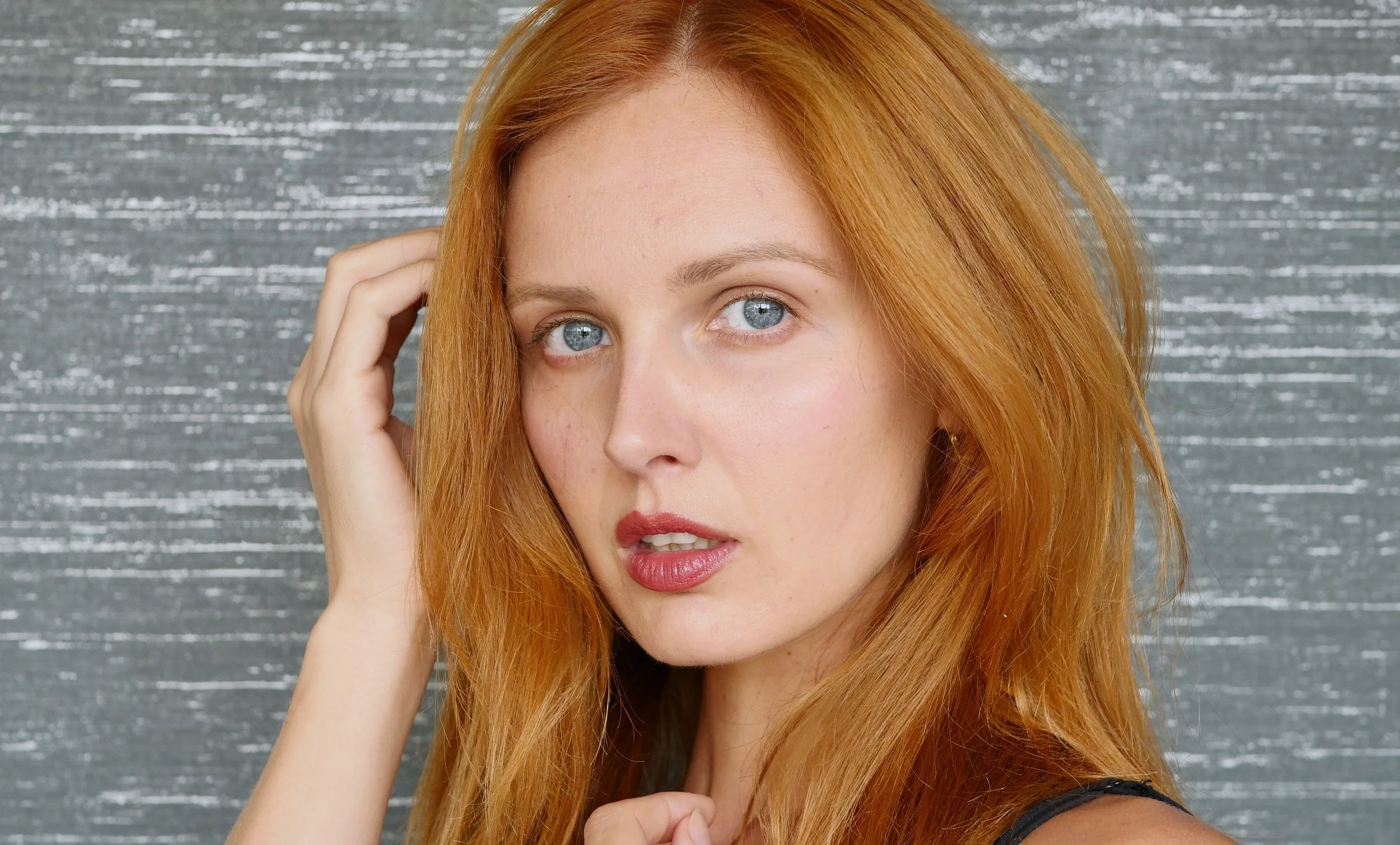 Kirstyn Niccolle Headshot 3 (2).jpg