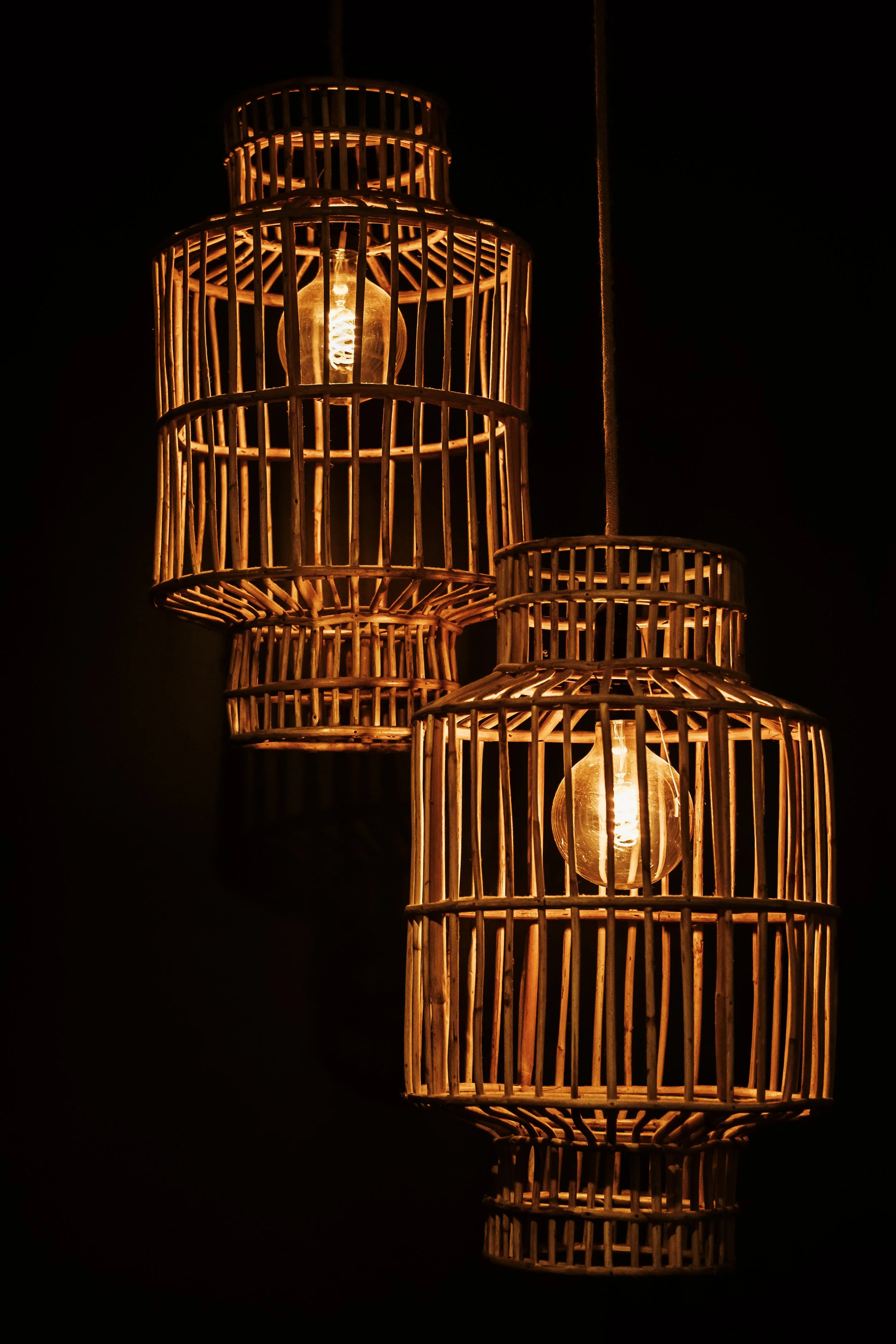 ambient space interior design cafe porto Cosy cafe in porto Good lighting restaurant in Porto