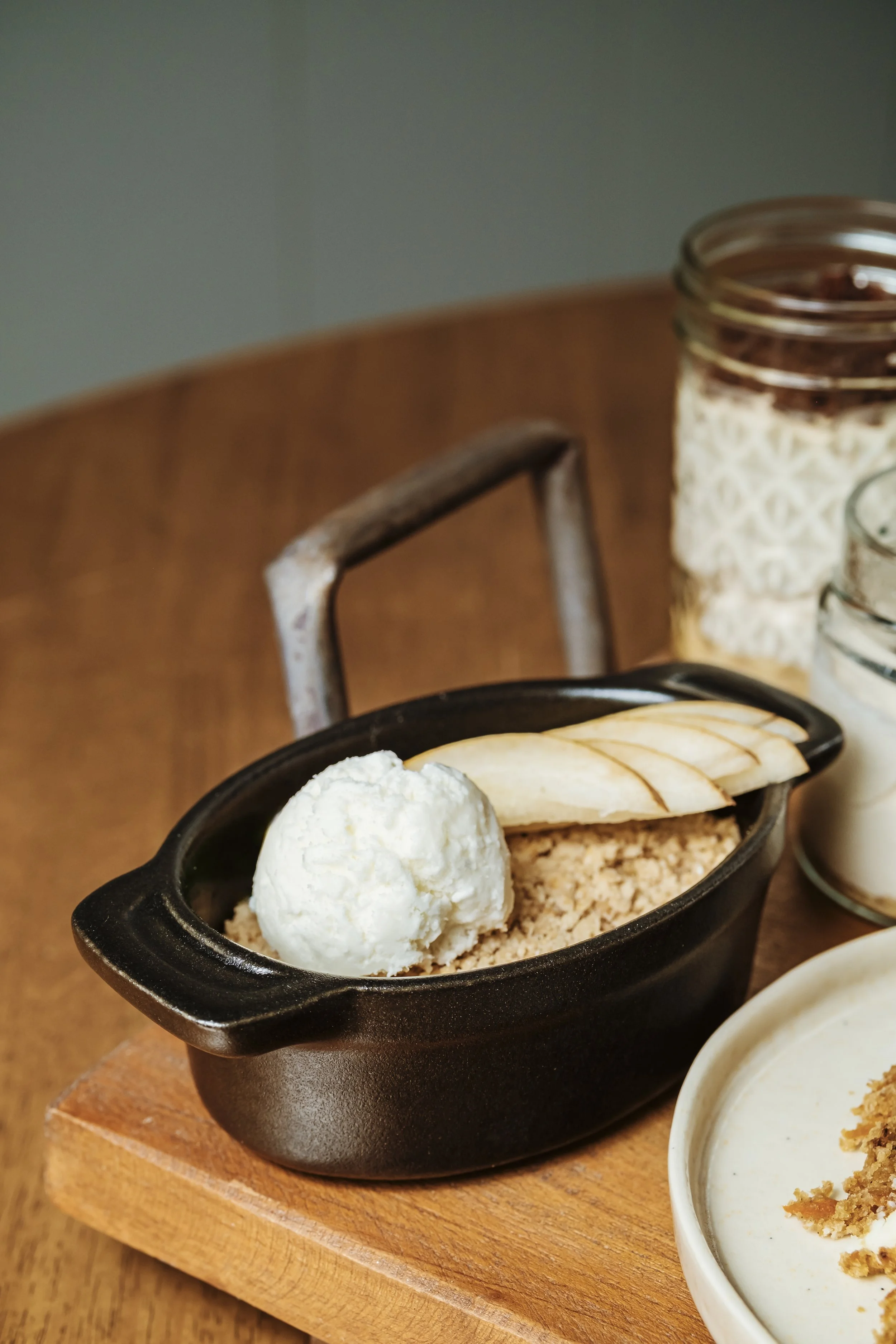 Hot Desserts Porto, Gluten Free Hot Dessert Porto, Apple Crumble, Vegan Ice Cream Porto