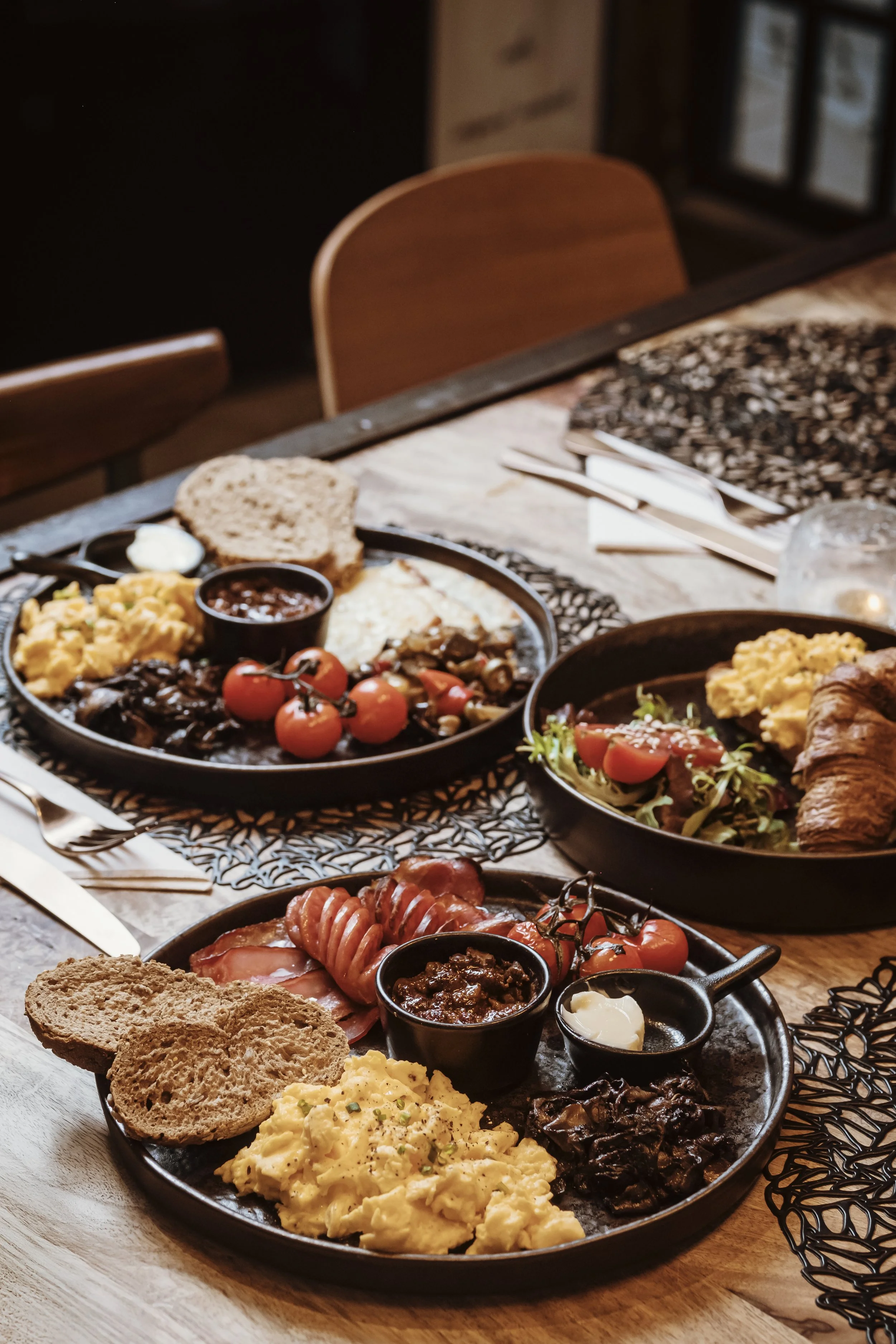 English Breakfast Porto, English Breakfast with a twist, Best Hot Breakfast Porto, Halloumi Breakfast, Vegetarian Breakfast