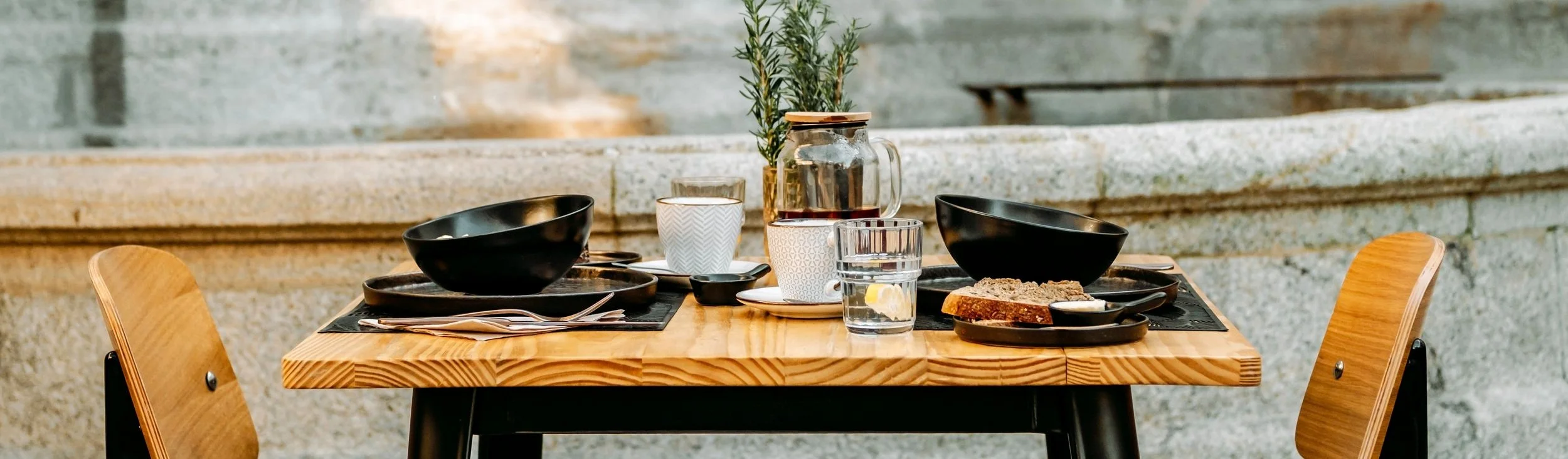 Beautiful Cafe Design in Porto, All Day Cafe in Porto, Interior Design in Porto, Art Cafe in Porto