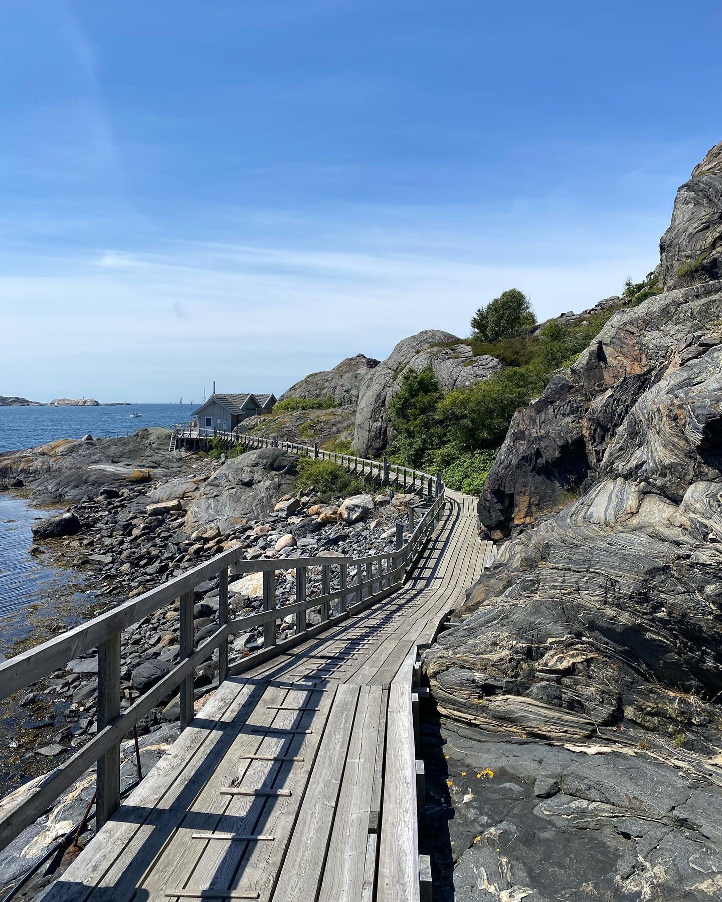 The swedish West Coast with the beautiful nature on the different islands, the clear sea water and hiking paths is amazing. My husband @stefan.klessmann and me loved the places and this light there!
.
.
.
#swedishwestcoast #silvermarriageanniversary