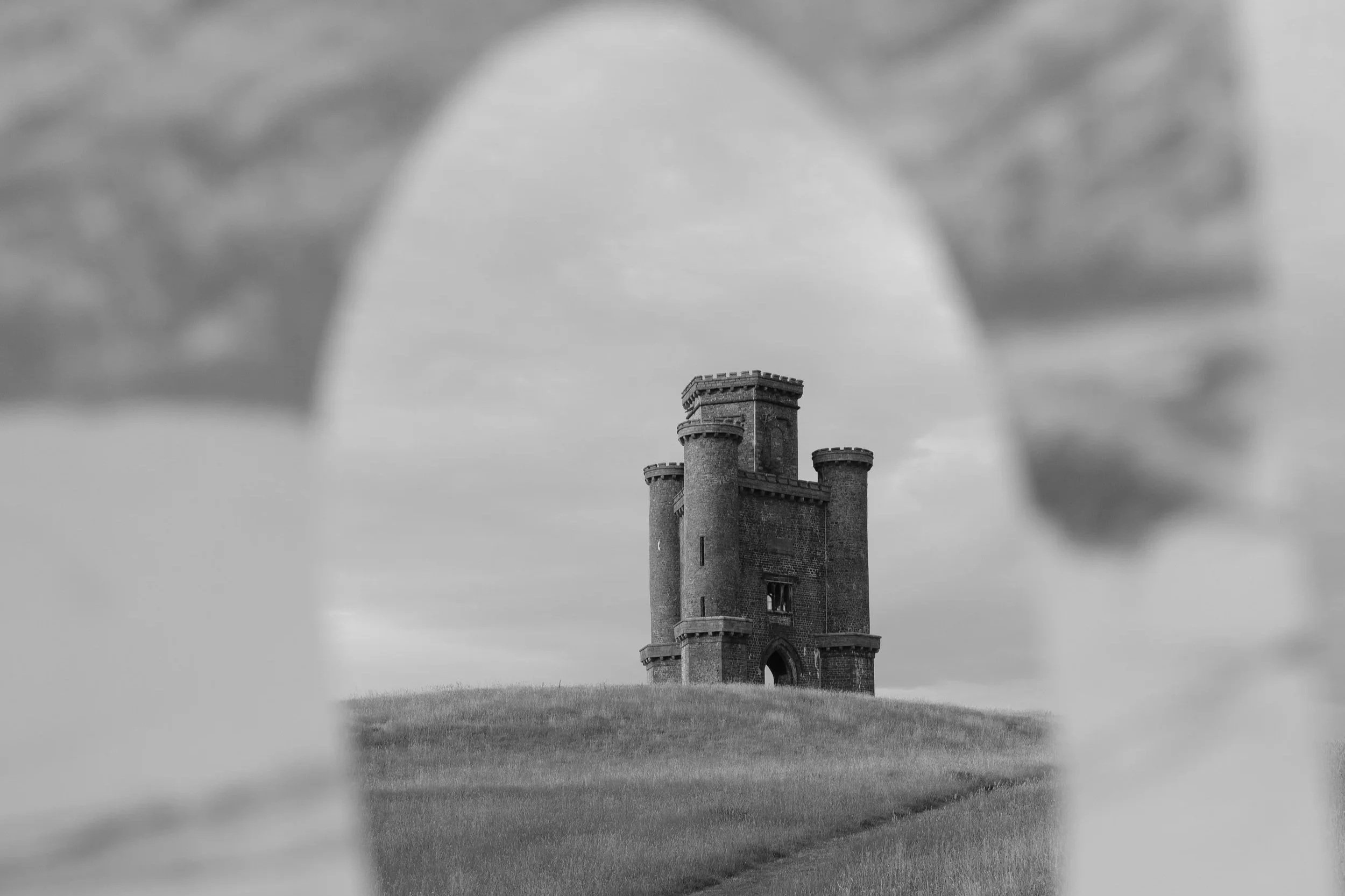 Gwrth Curadu: Darllen y Dirwedd