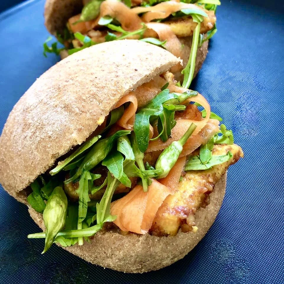 Vegan tofu & satay sauce roll