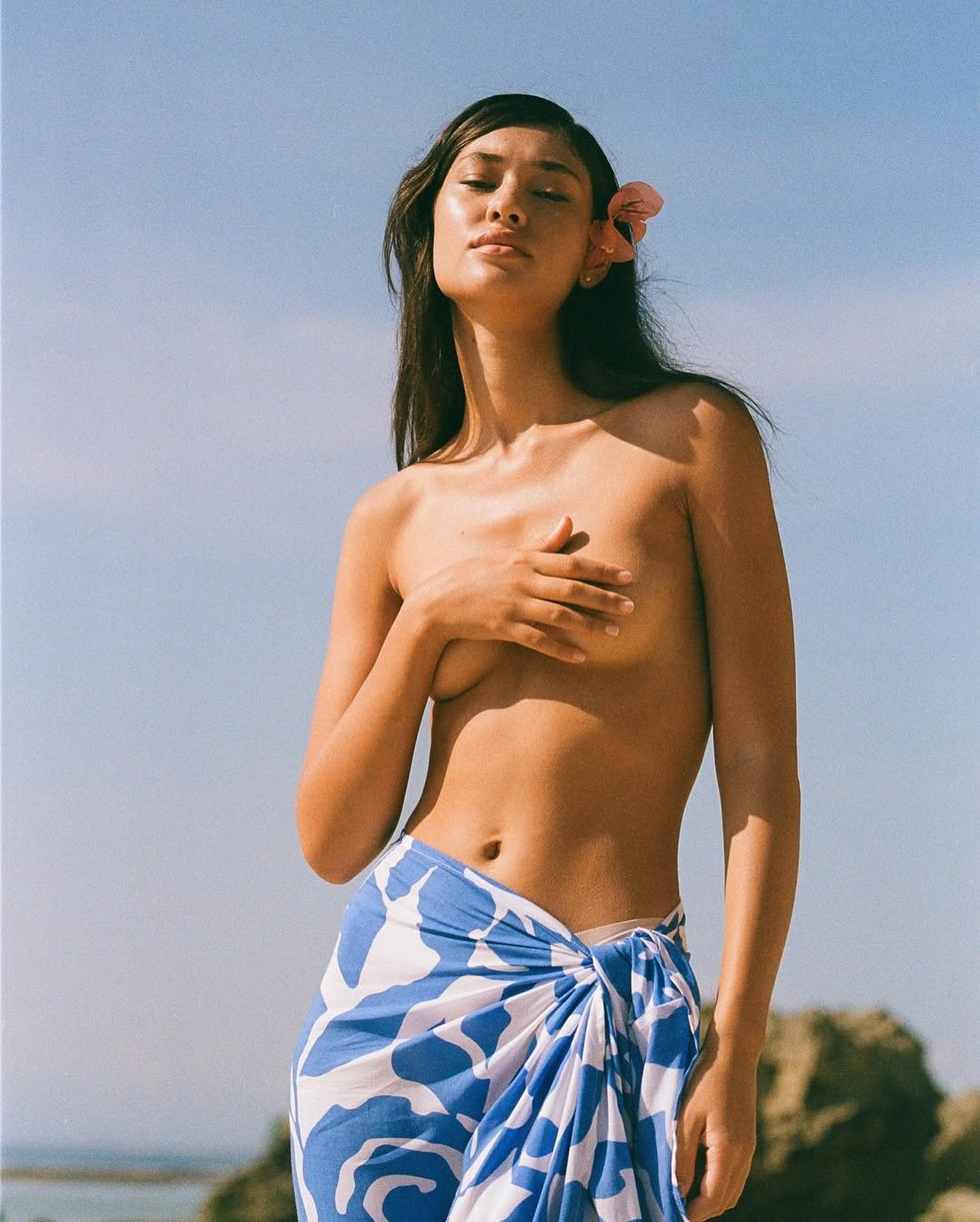 French design meets Bali soul 🌿
Since 2014, @borneo.line has crafted light, elegant resortwear using ancient weaving and plant-based fibers.
Timeless. Artisanal. Sustainably made.

Each piece tells a story &mdash; made to move with you, wherever lif