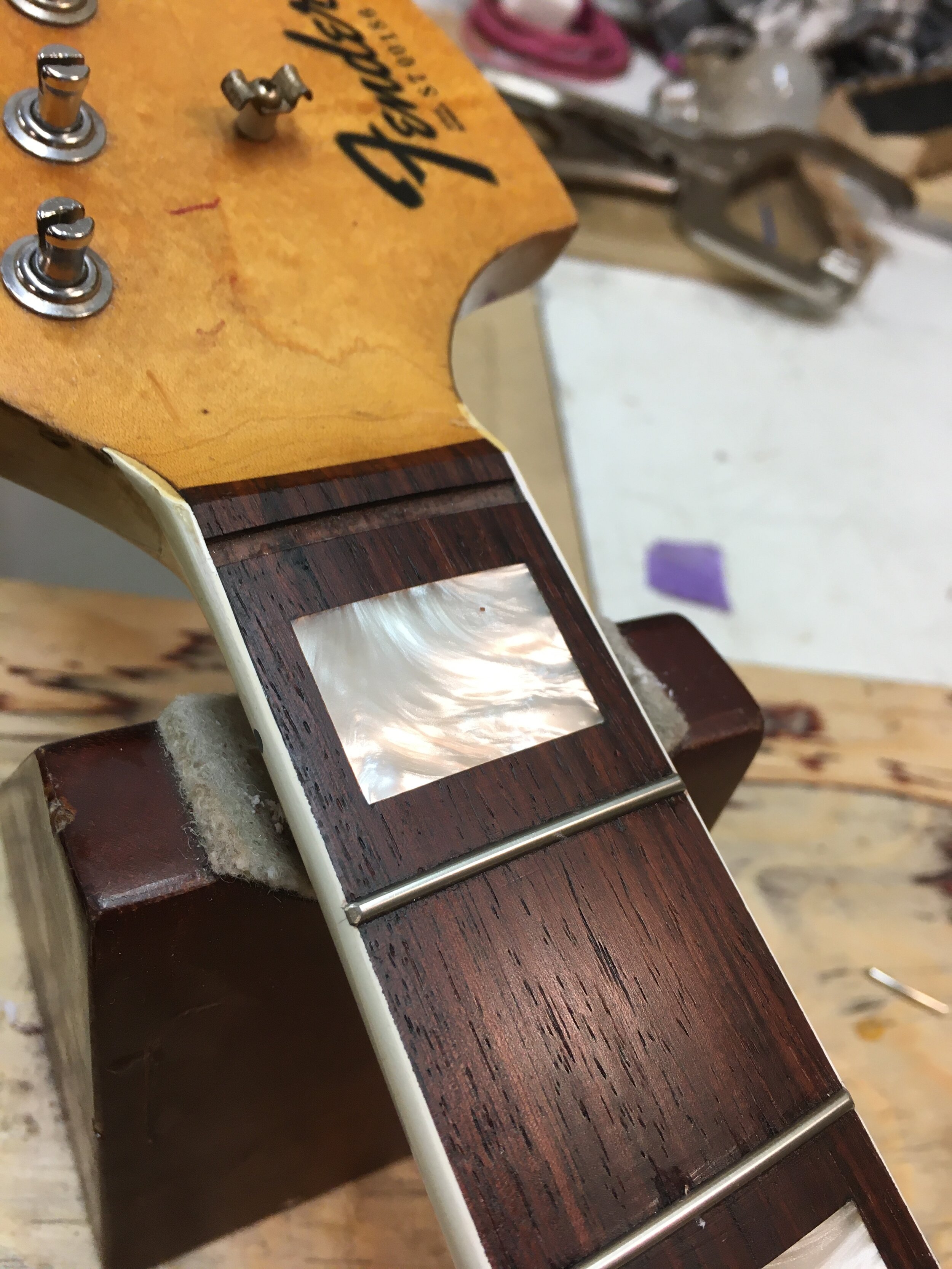 Headstock repair Luthier Gringhuis