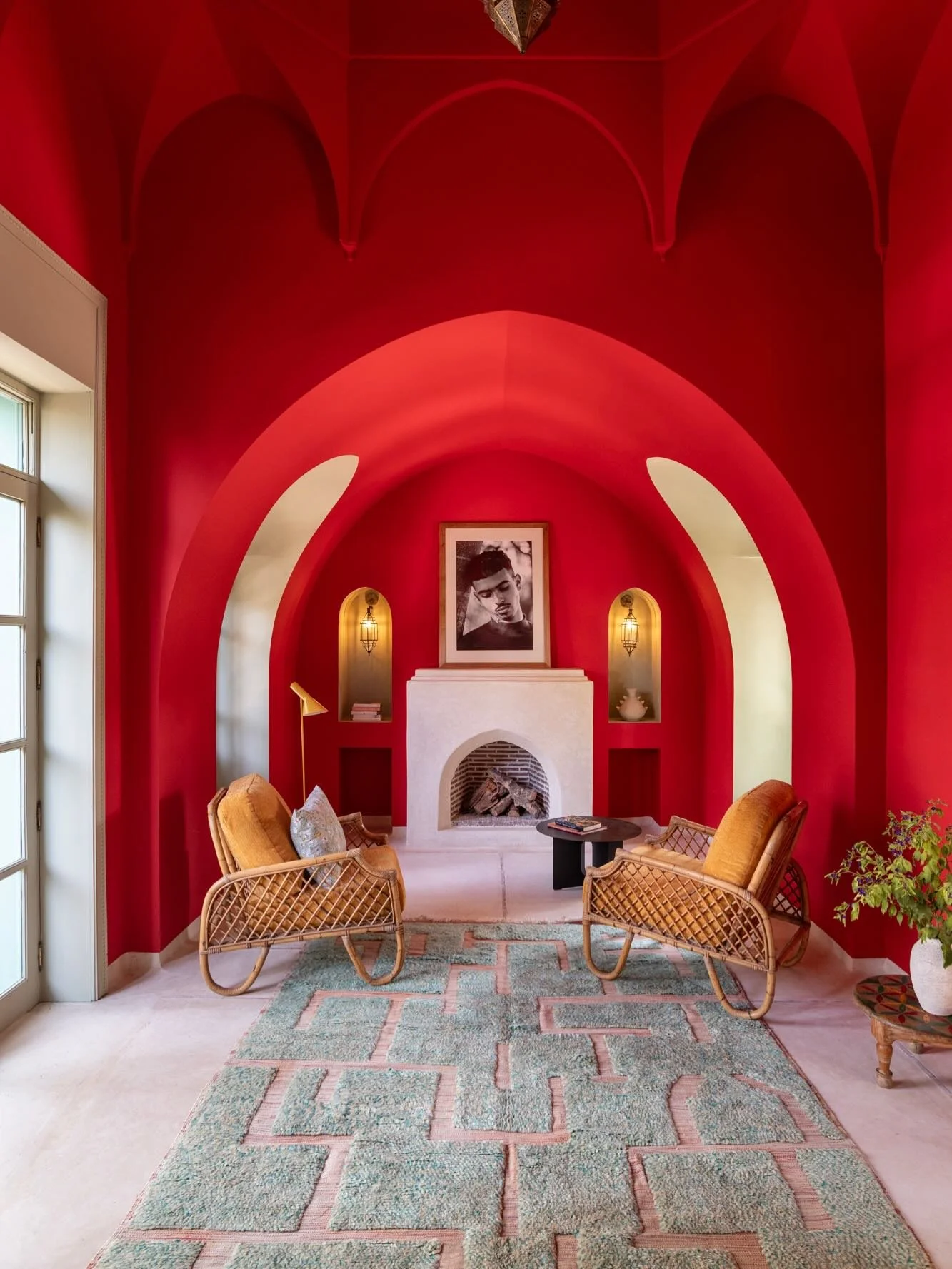 Jnane Rumi is Marrakech&rsquo;s creative revival brought to life.

Hidden within the Palmeraie&rsquo;s thousand-year-old palm grove, just ten minutes from the Medina, this is the green lung of the red city.

Century-old gardens ripple with over 150 p