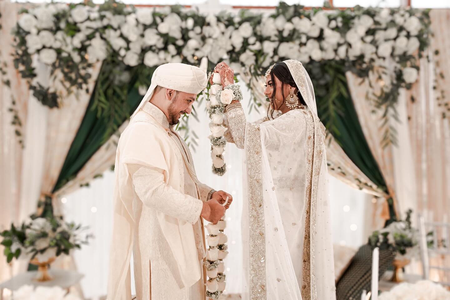 N A W S I N +  N A F I S 🤍 touching Nikkah moments 🥹

HMUA: @getthelookbyneha 
Photography: @black.iris.photos
Videography: @ramiz.prod
Decor: @_dtevents.usa 

.

Limited availability for 2024 &bull; Inquire today for our wedding guide 🖤

.
.
.

#