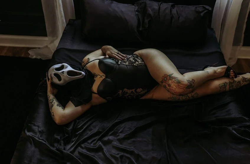 INT.  KITCHEN

Popcorn sizzles in a pot on the stove.  Casey covers it with a
lid, reaching for the portable phone.

  CASEY
  Hello.

  MAN
  Why don&rsquo;t you want to talk to me?

  CASEY
  Who is this?

  MAN
  You tell me your name, I&rsquo;ll 