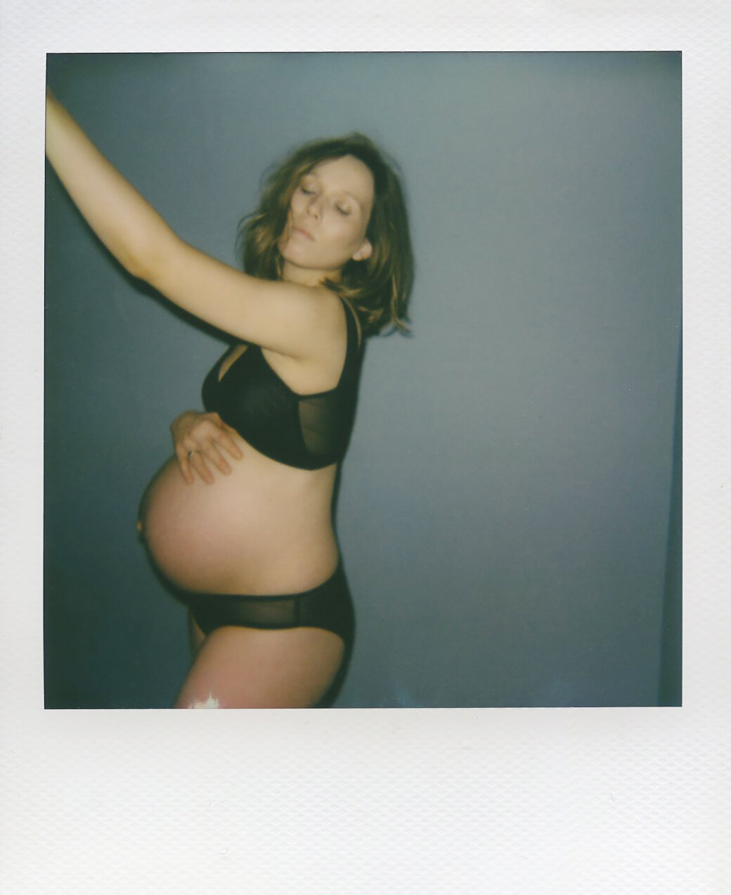 pregnancy-polaroid-london12.jpg